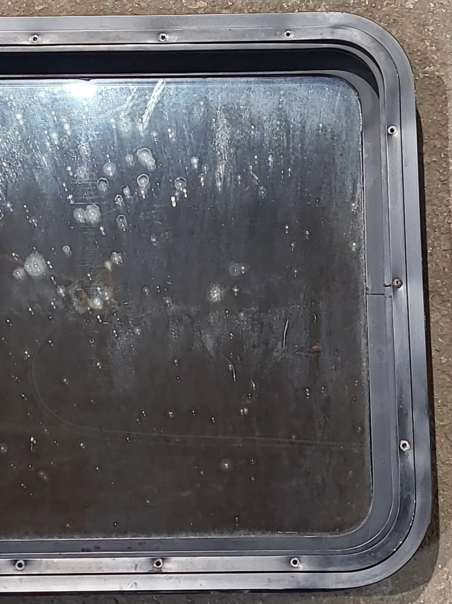 Used Black Radius Non Opening Window : 24" W x 21 1/2" H x 1 7/8" D - Image 6