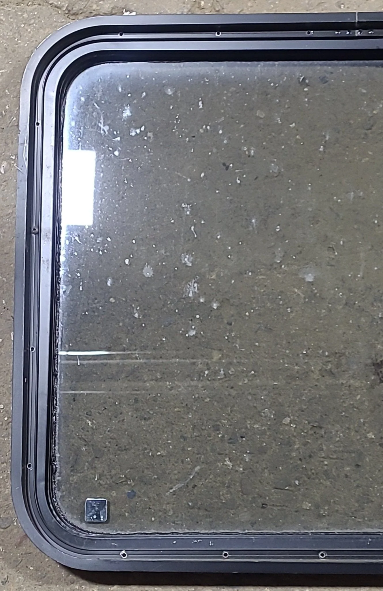 Used Black Radius Non Opening Window : 29 3/4" W x 23 3/4" H x 1 5/8" D - Image 5