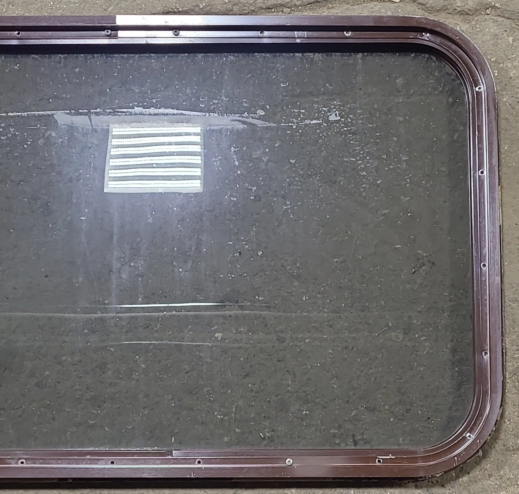 Used Black Radius Non Opening Window : 31 3/4" W x 19 3/4" H x 1 1/4" D - Image 6