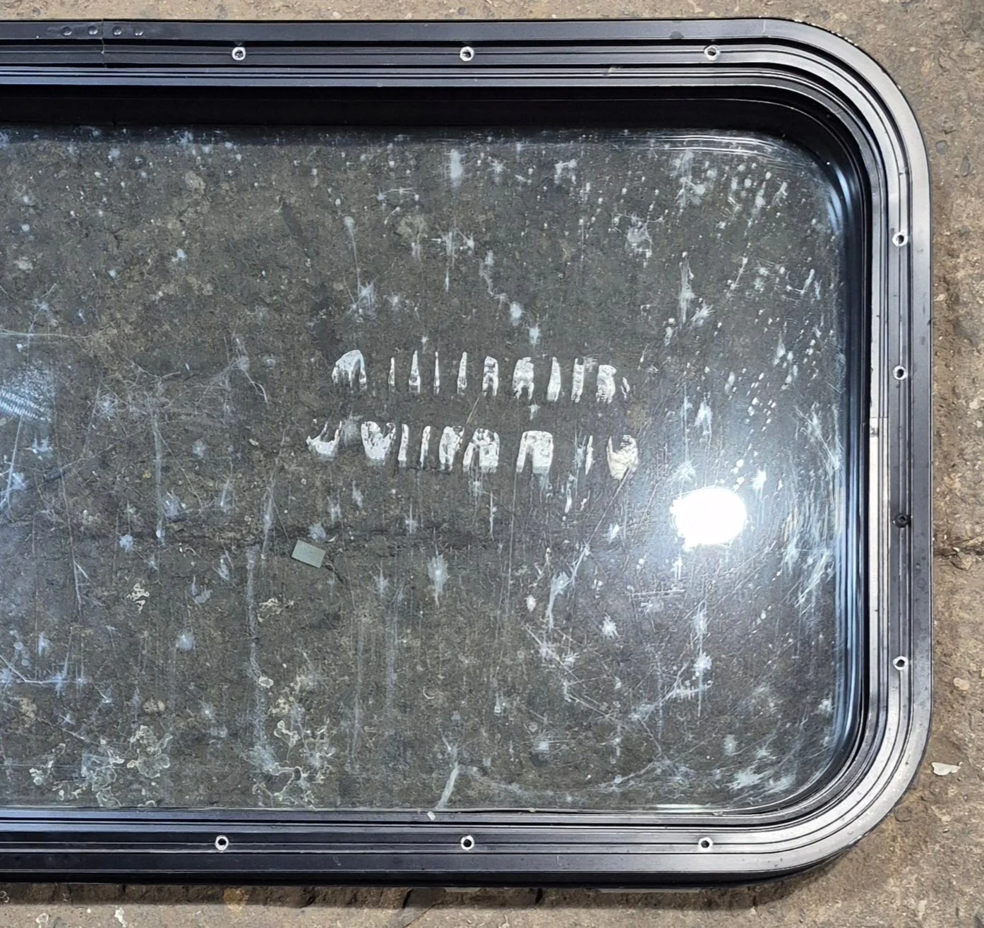 Used Black Radius Non Opening Window : 35 1/2" W x 17 1/2" H x 1 3/4" D - Image 7