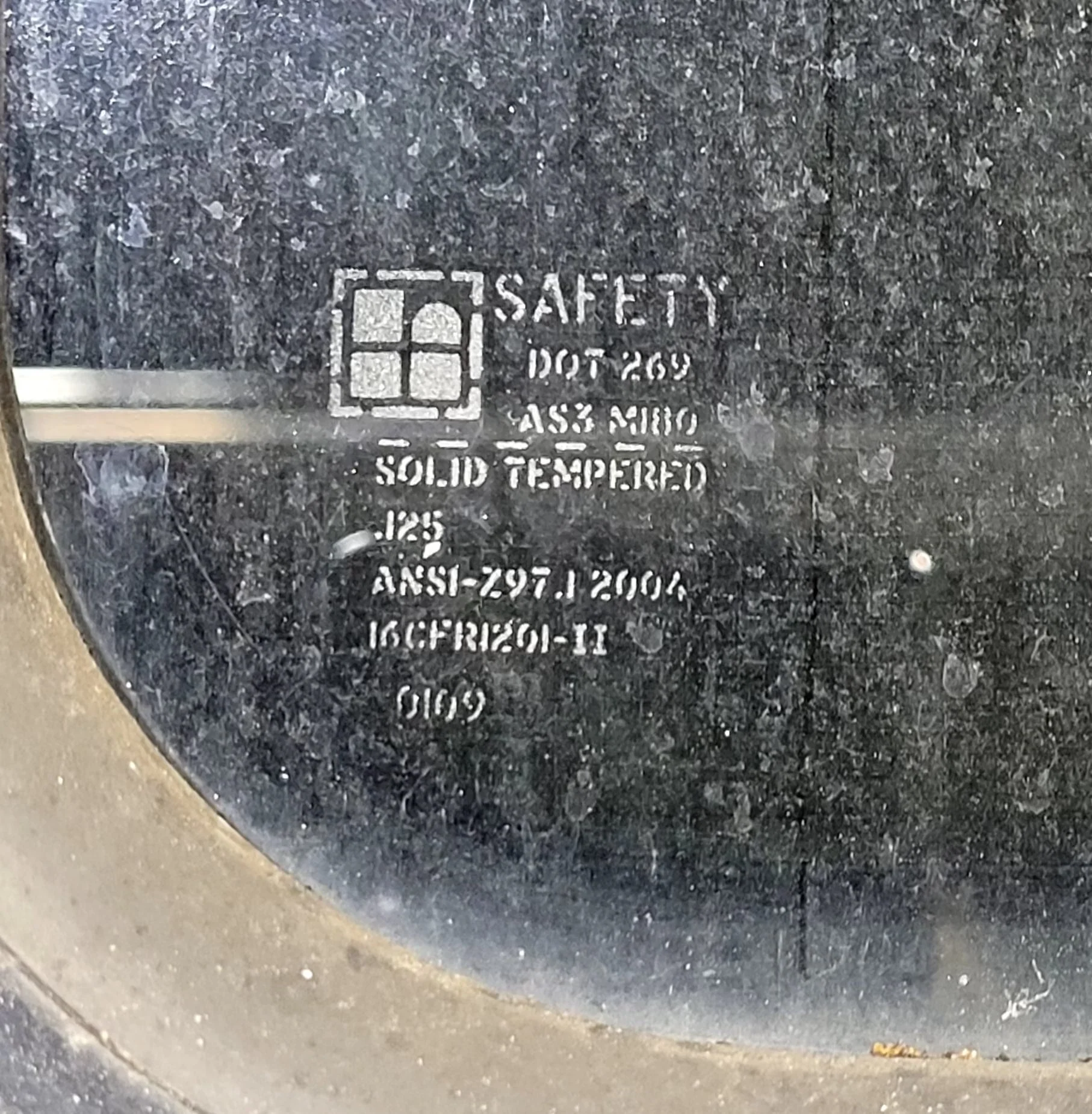 Used Black Radius Opening Window : 17 1/2" W x 21 1/2" H x 1 3/4" D - Image 4