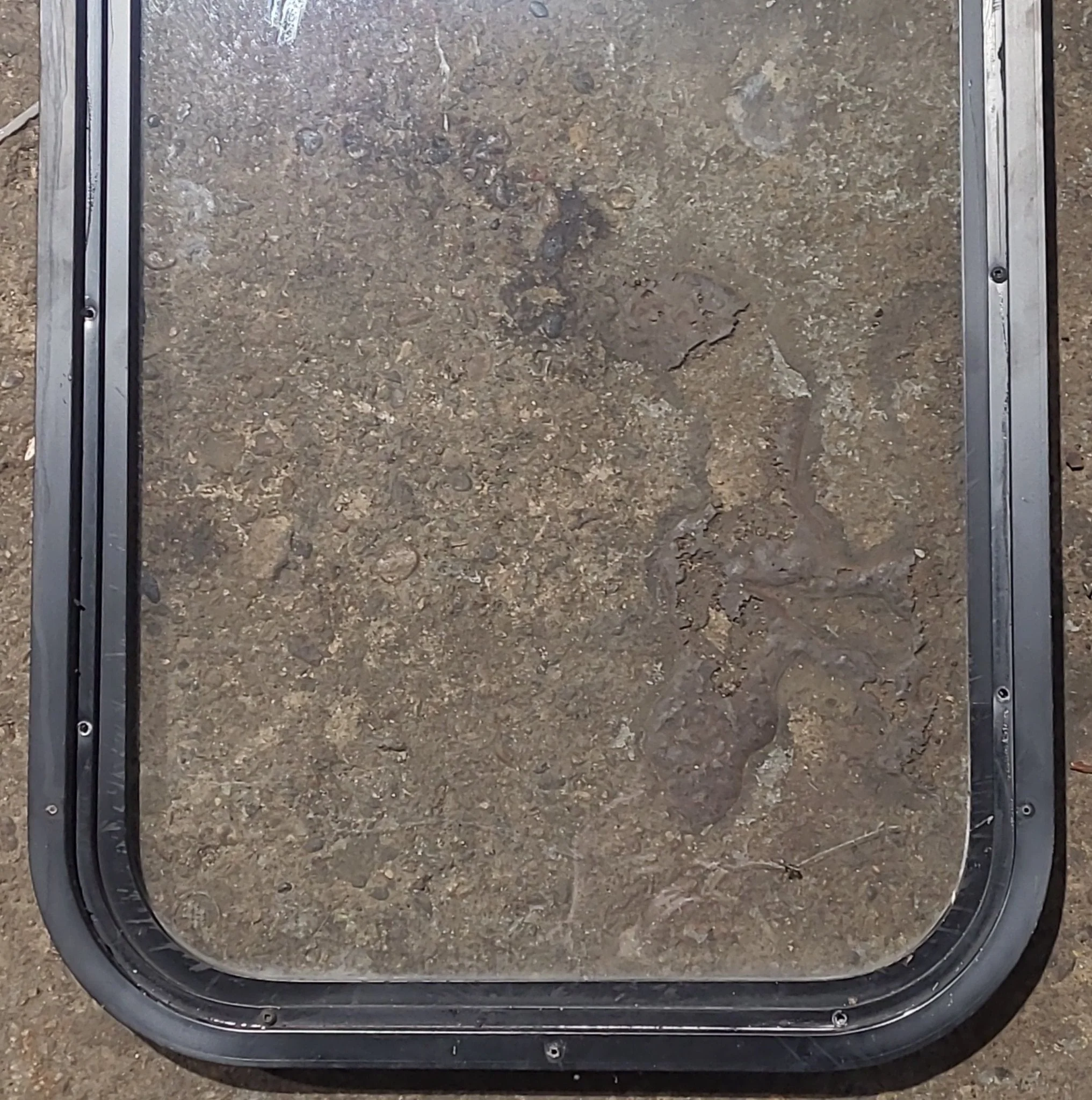 Used Black Radius Non Opening Window : 17 1/2" W x 31 1/2" H x 1 1/2" D - Image 6