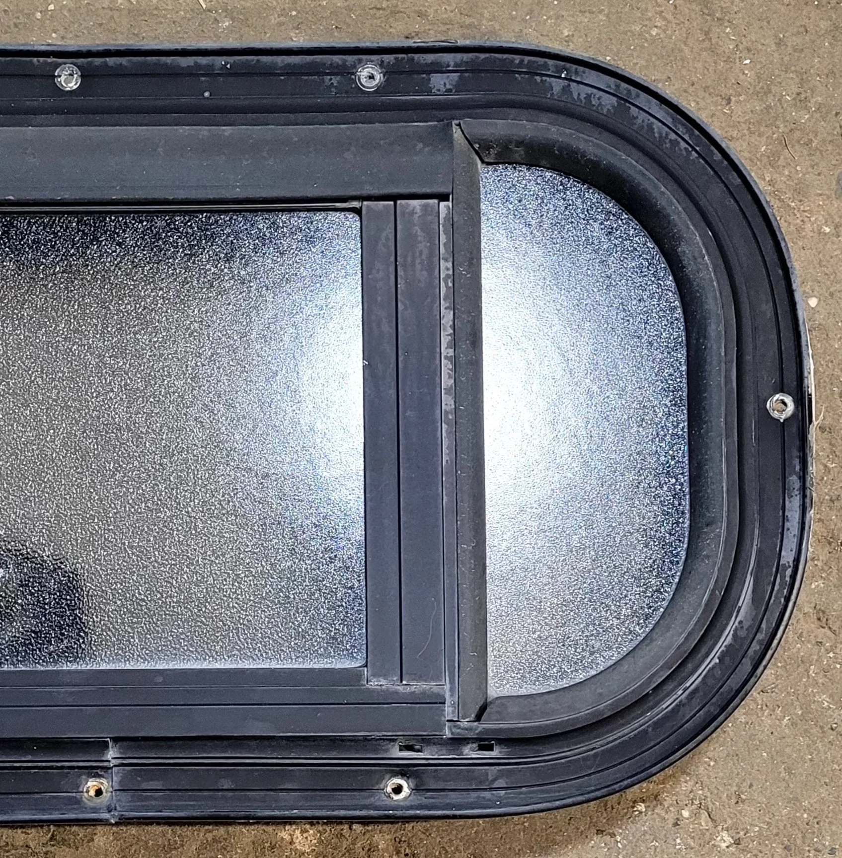 Used Black Radius Opening Window : 18 1/2" W x 9 1/2" H x 1 5/8" D - Image 3
