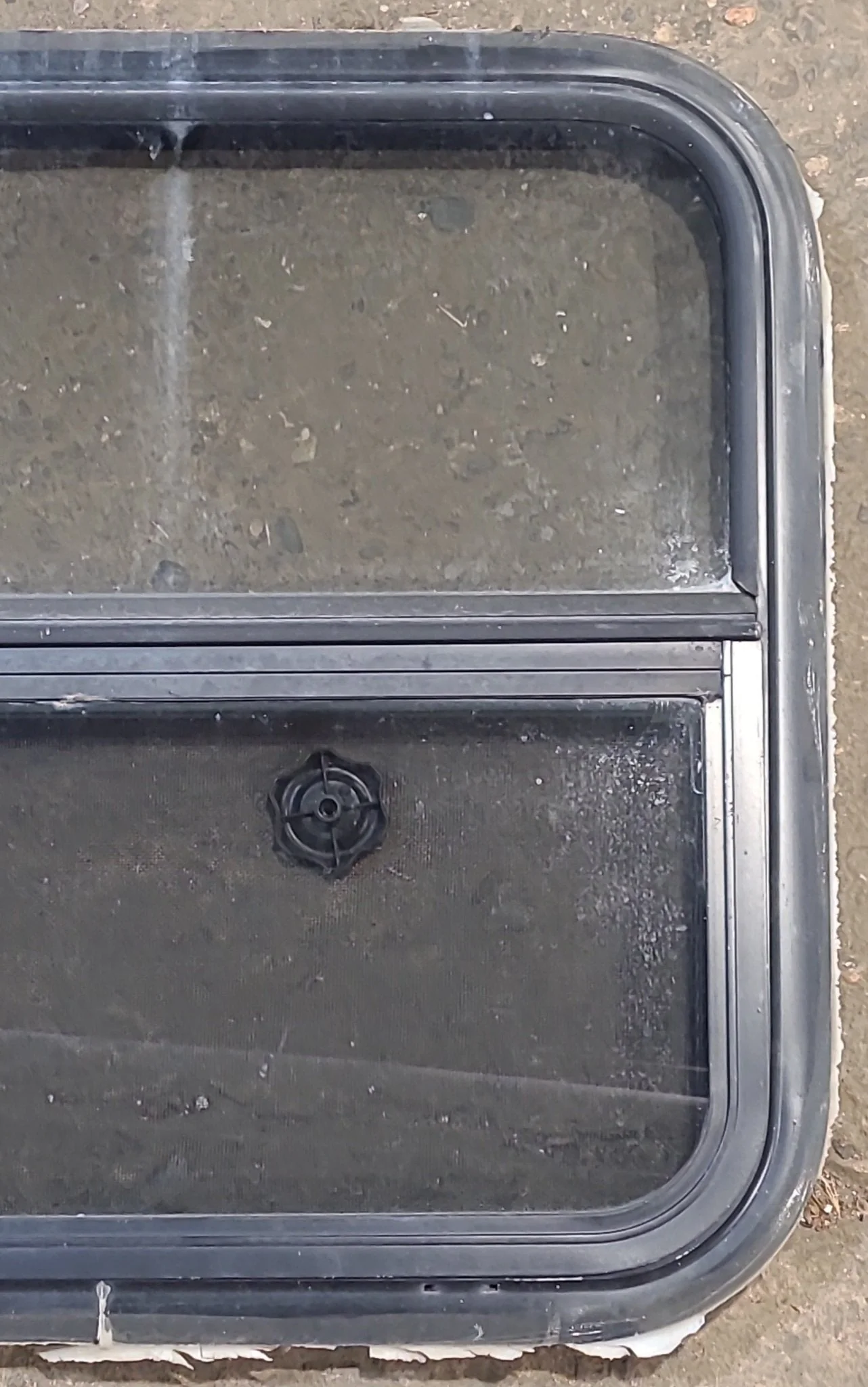 Used Black Radius Opening Window : 23 1/4" W x 21 1/4" H x 1 1/4" D - Image 3
