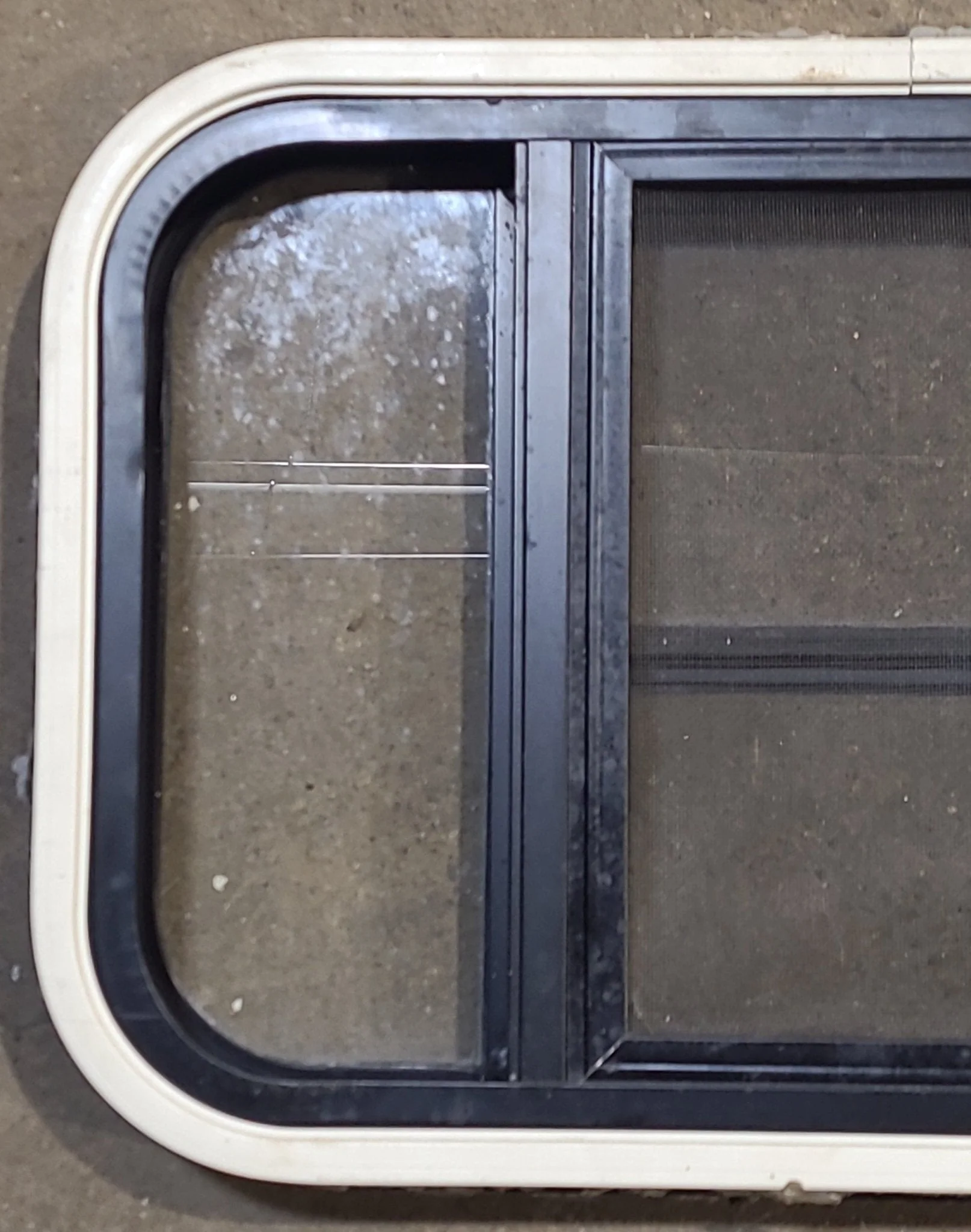 Used Black Radius Opening Window : 24 3/4" W x 16" H x 1 3/8" D - Image 5