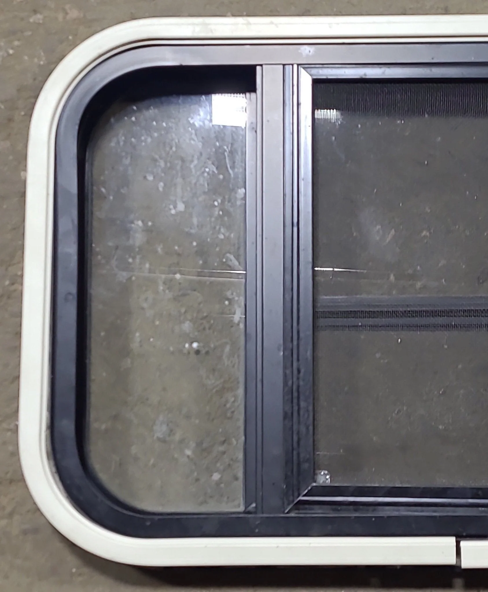 Used Black Radius Opening Window : 24 3/4" W x 16" H x 1 5/8" D - Image 6