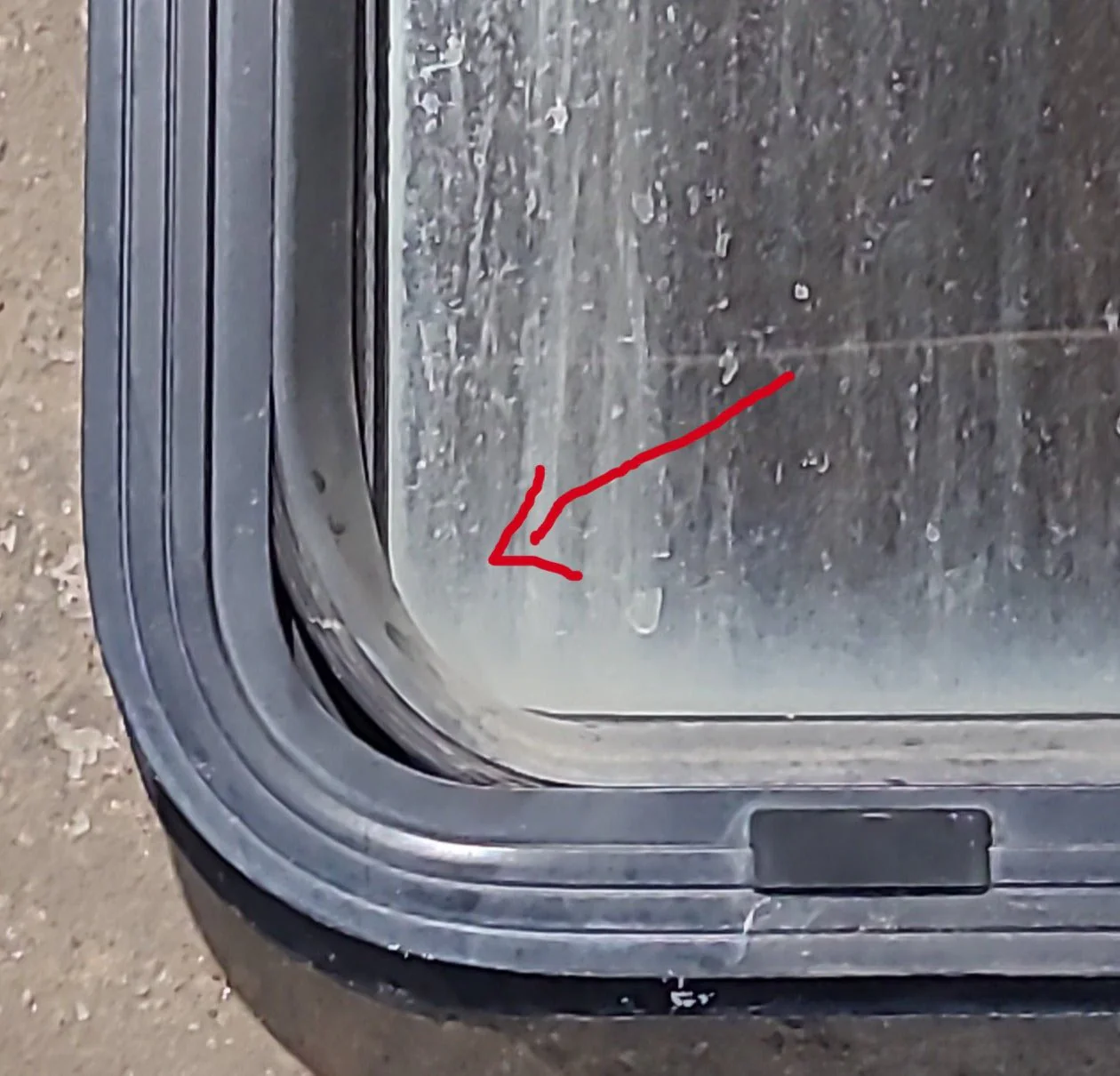 Used Black Radius Opening Window : 24" W x 21 1/2" H x 1 7/8" D - Image 4