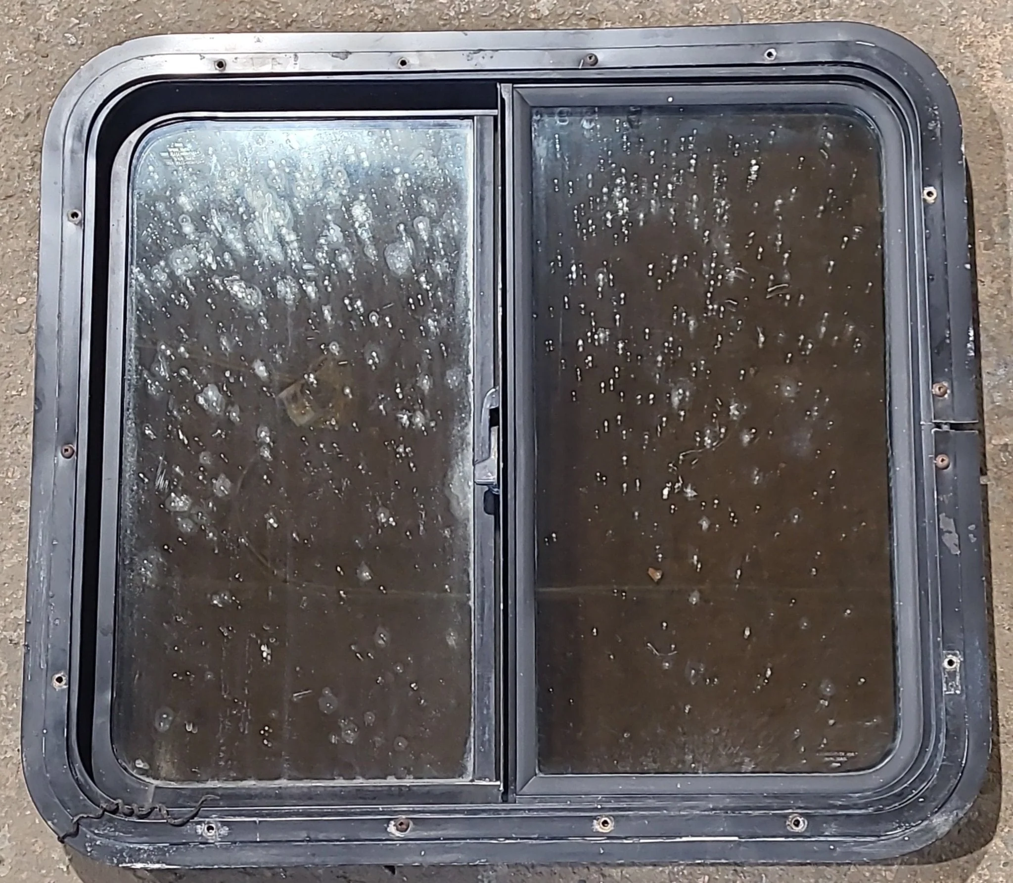 Used Black Radius Opening Window : 24" W x 21 1/2" H x 1 7/8" D - Image 5