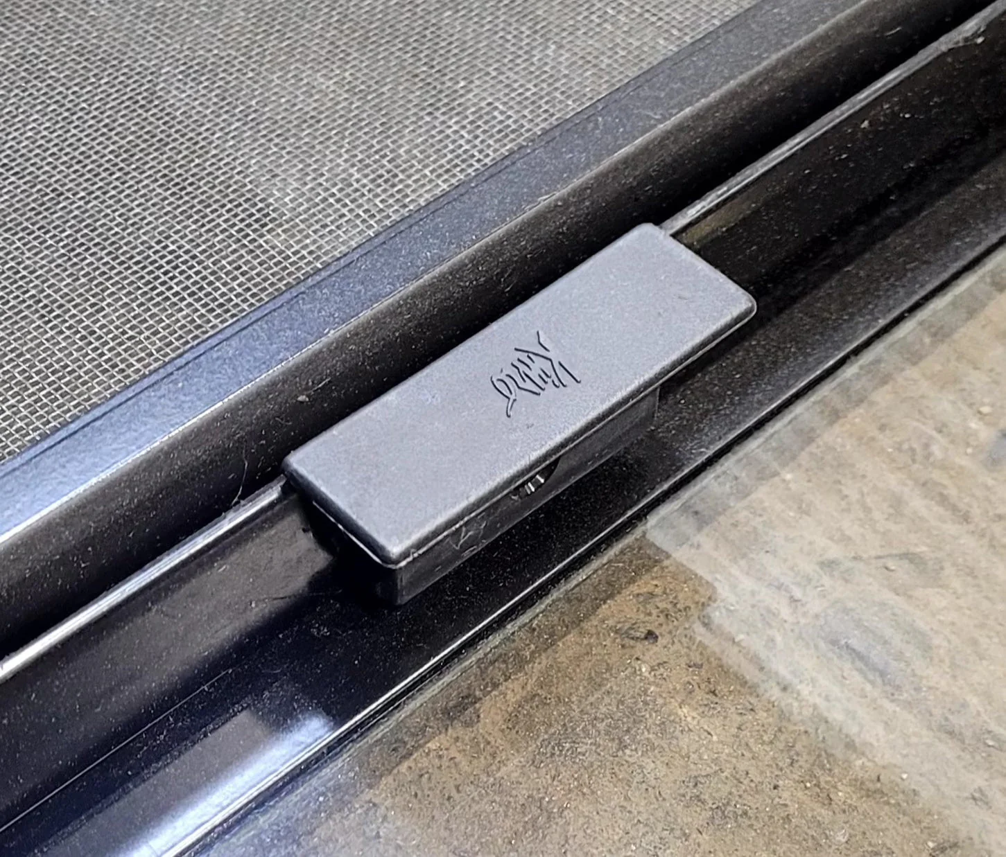 Used Black Radius Opening Window : 29 1/4" W x 27 1/4" H x 1 1/4" D - Image 7