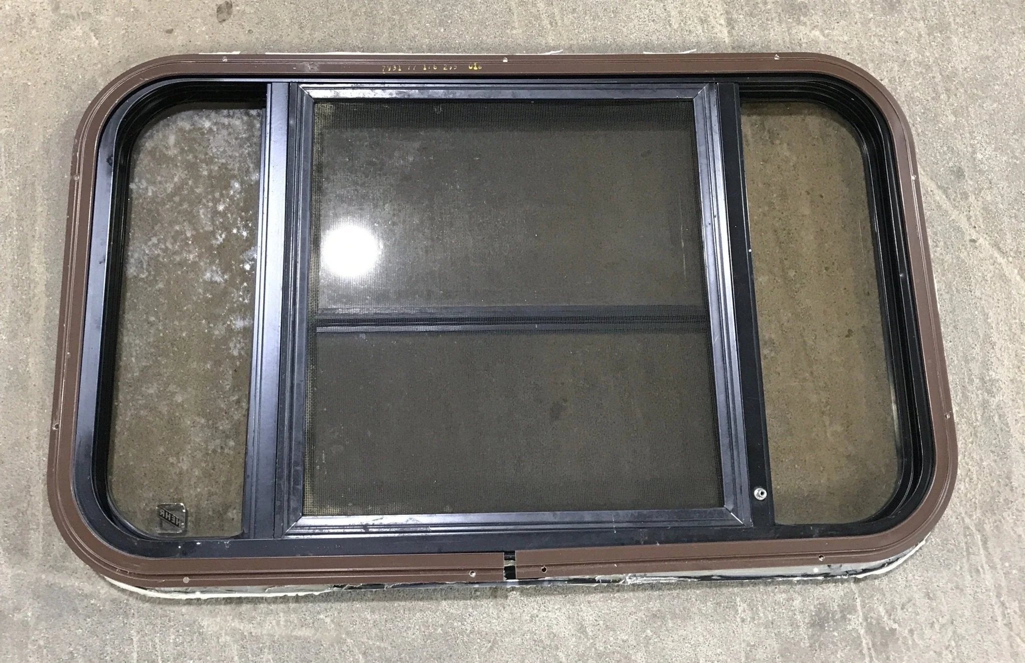 Used Black Radius Opening Window : 30 1/2" W x 18 3/4" H x 1 1/2" D - Image 4