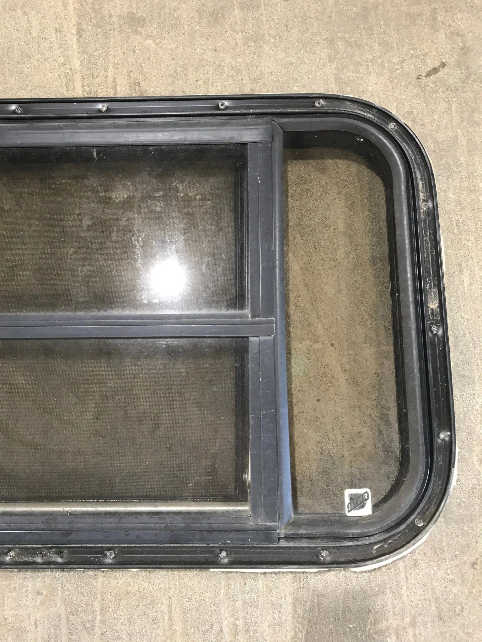 Used Black Radius Opening Window : 30 1/2" W x 18 3/4" H x 1 1/2" D - Image 3