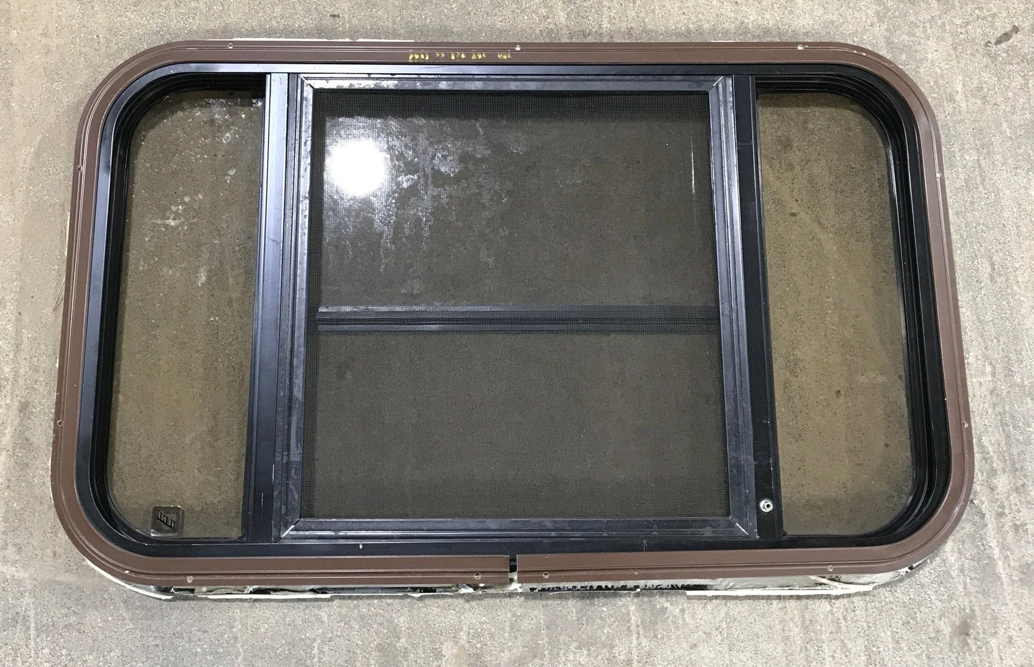 Used Black Radius Opening Window : 30 1/2" W x 18 3/4" H x 1 1/2" D - Image 4