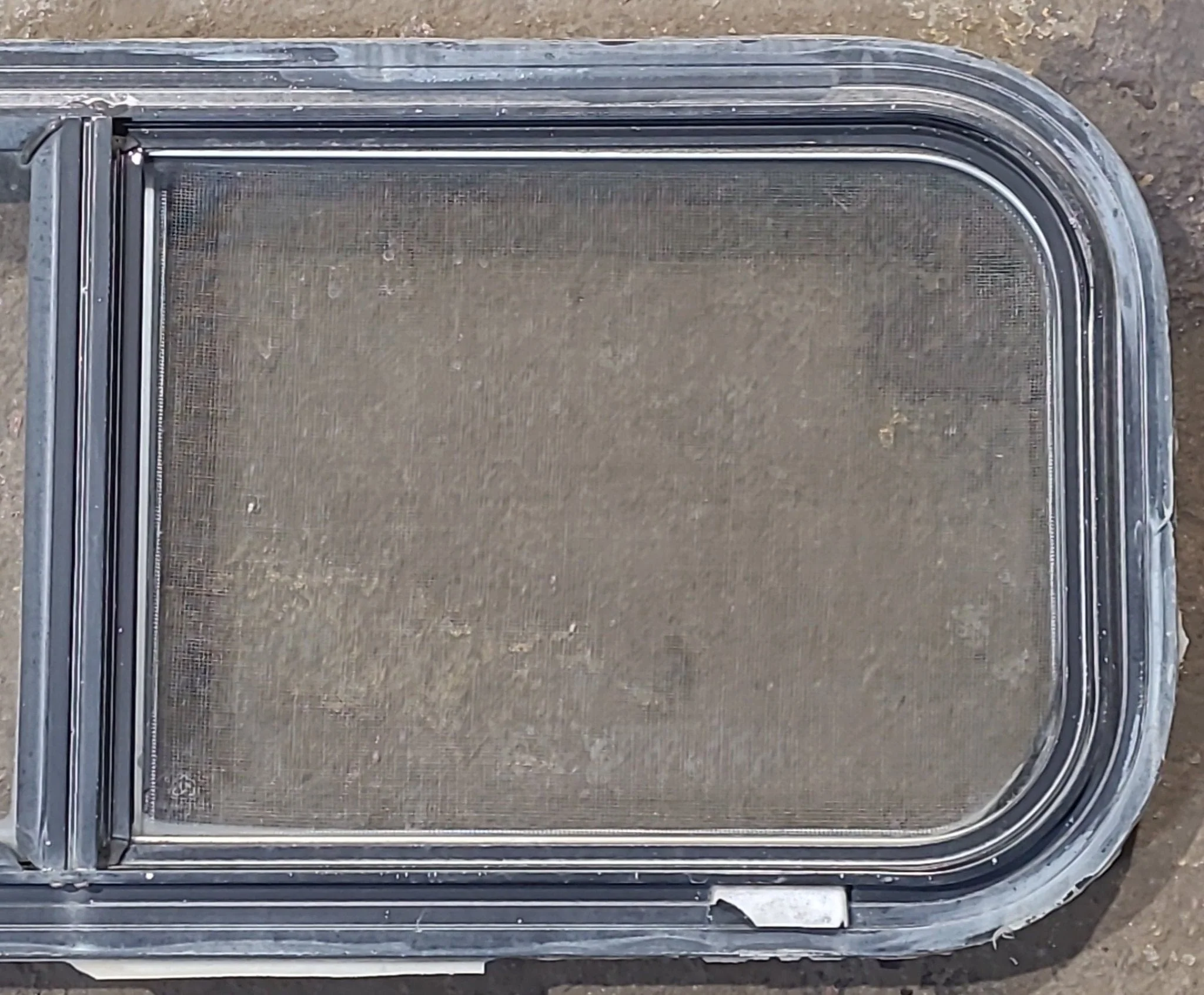 Used Black Radius Opening Window : 30 1/4" W x 11 3/4" H x 1 3/4" D - Image 3
