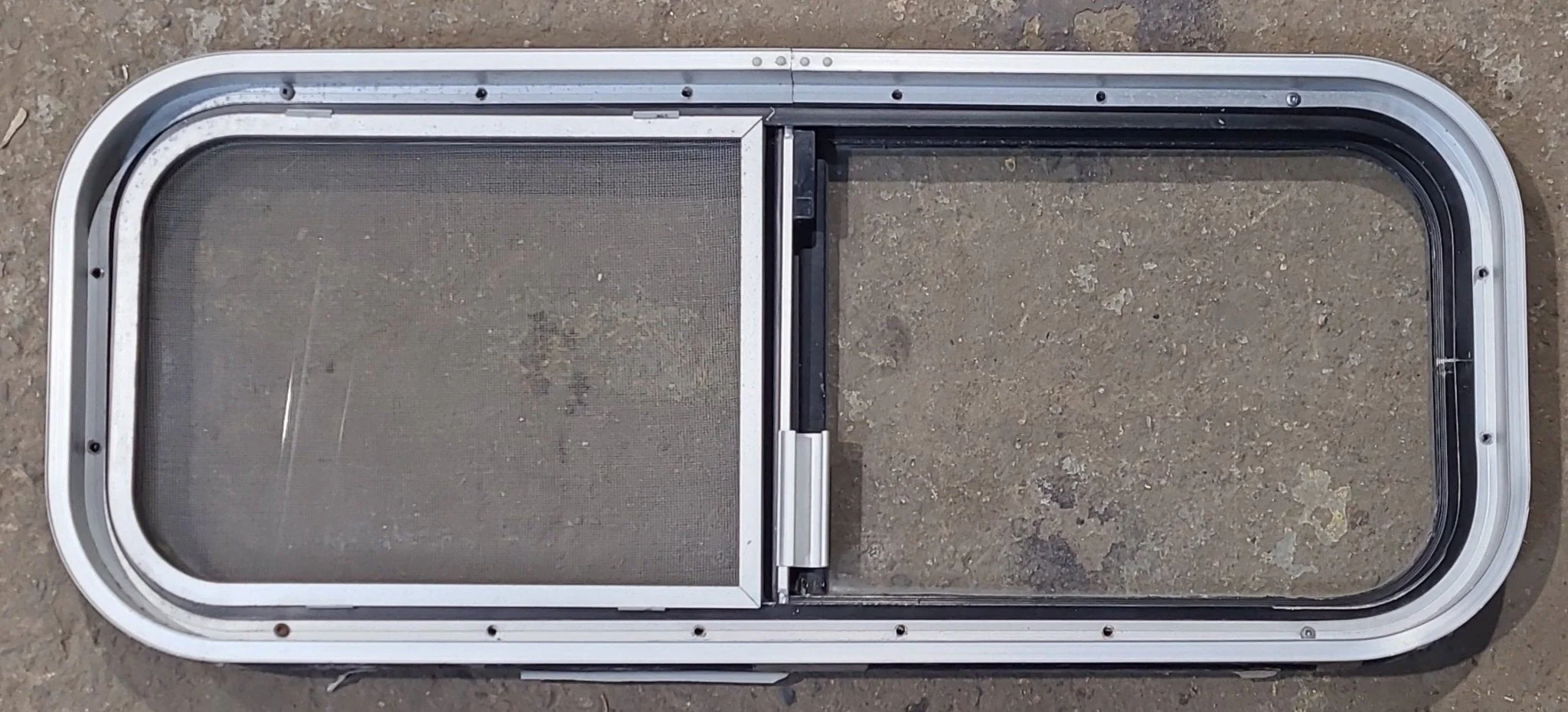 Used Black Radius Opening Window : 30 1/4" W x 11 3/4" H x 1 3/4" D - Image 4