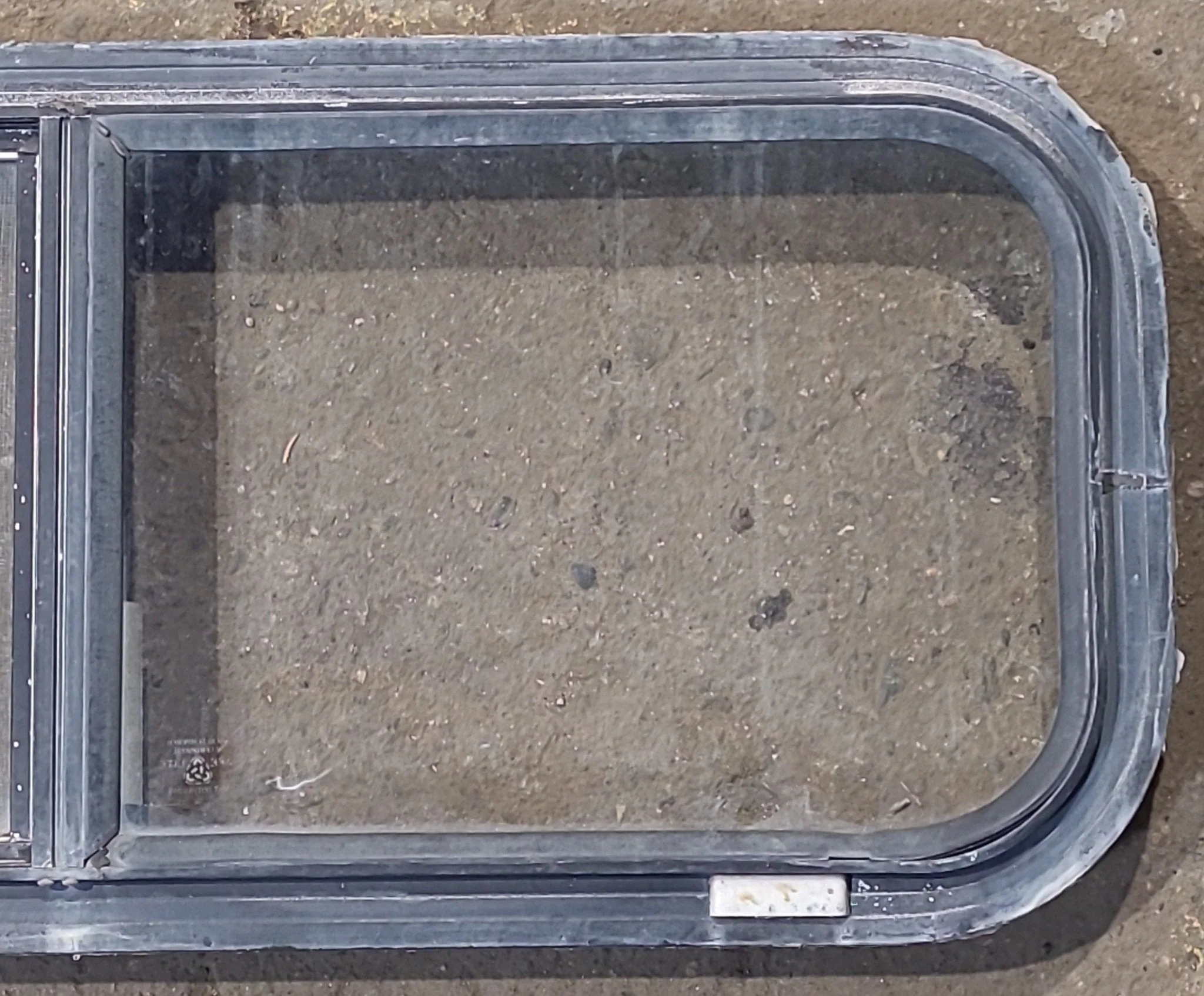 Used Black Radius Opening Window : 30 1/4" W x 11 3/4" H x 1 3/4" D - Image 3