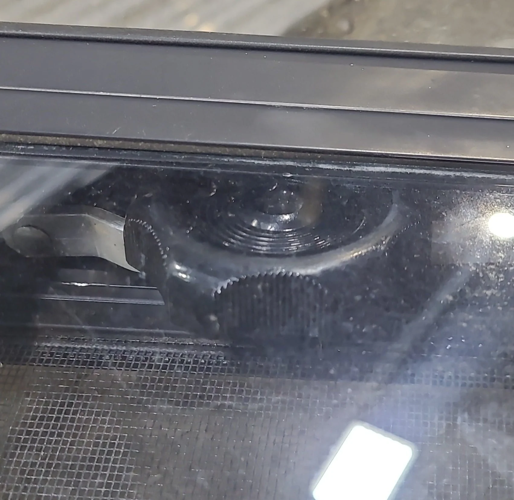 Used Black Radius Opening Window : 30 3/4" W x 23 1/2" H x 1 5/8" D - Image 7