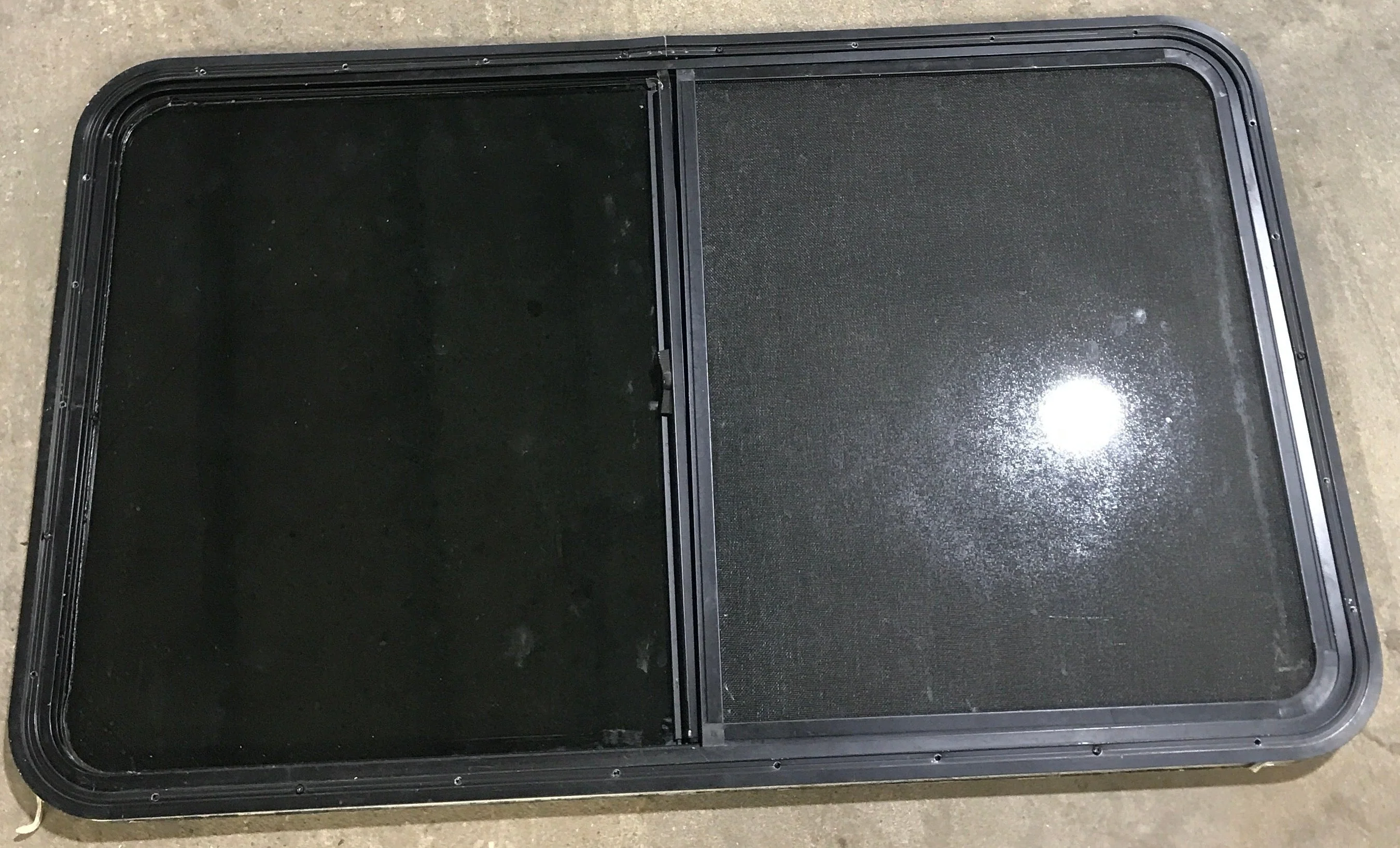 Used Black Radius Opening Window : 47 5/8" W x 28 1/2" H x 1 7/8" D - Image 4