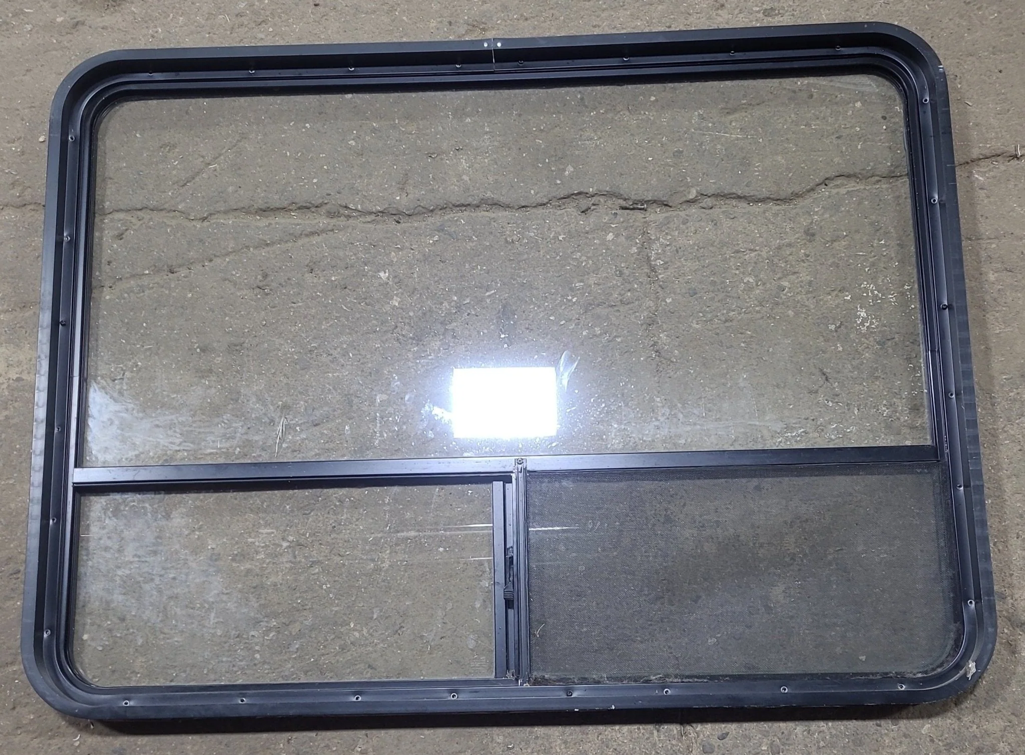 Used Black Radius Opening Window : 48 1/4" W x 35 3/4" H x 1 7/8" D - Image 4