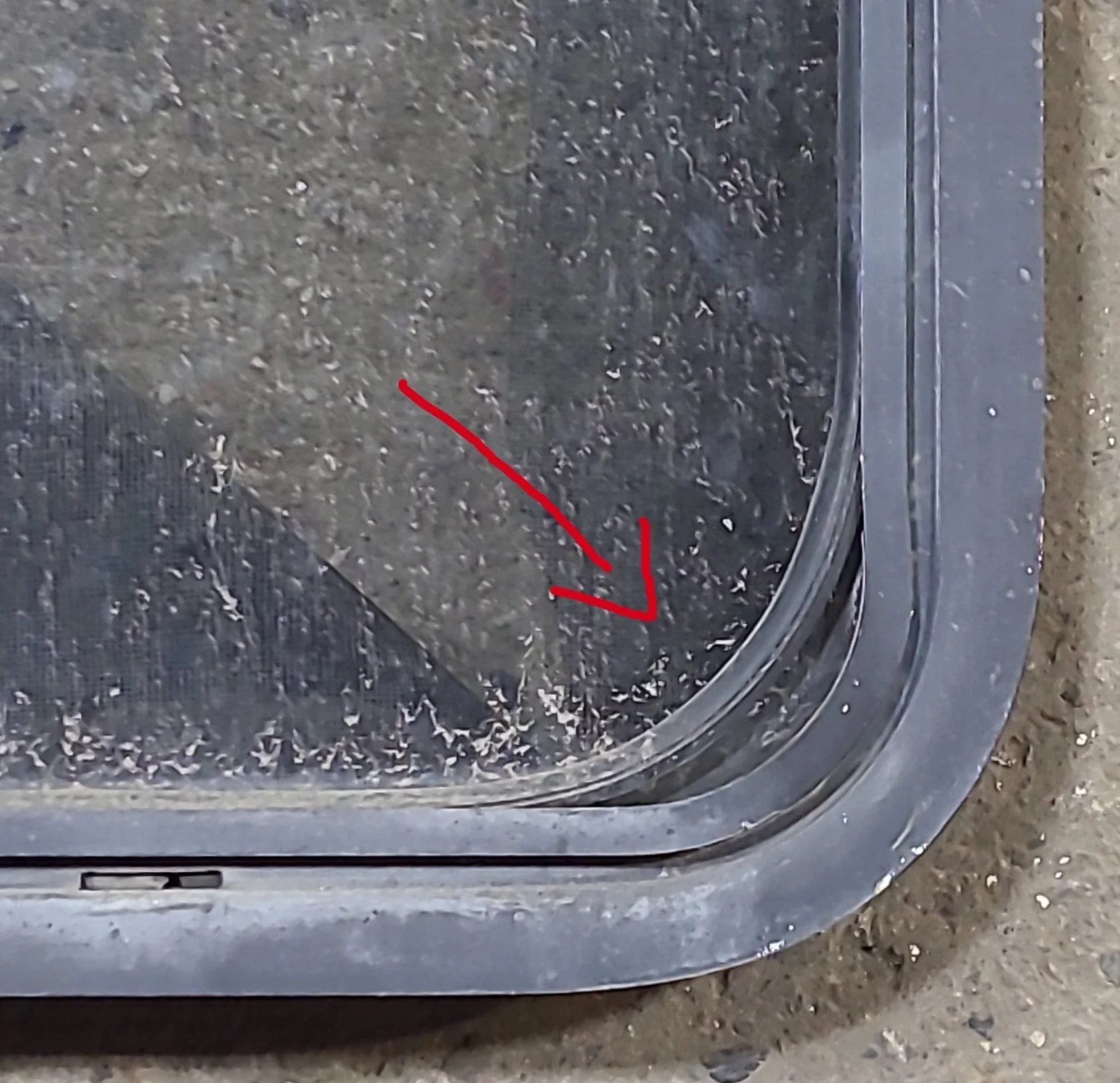Used Black Radius Opening Window : 60 1/4" W x 21 3/4" H x 1 3/4" D - Image 4