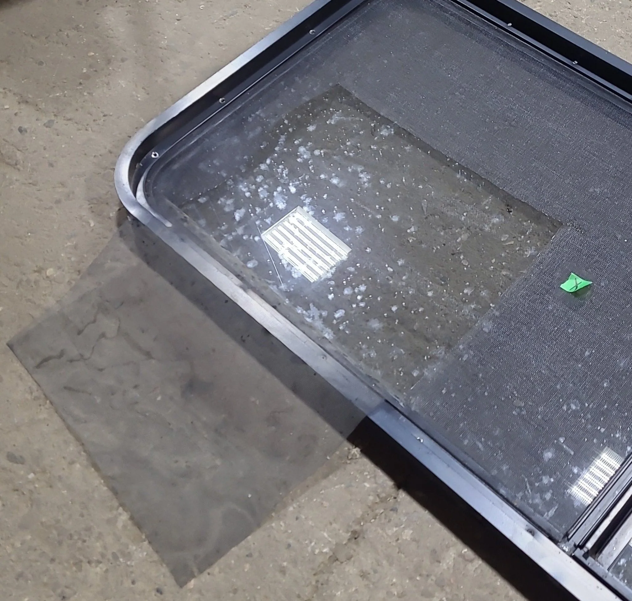 Used Black Radius Opening Window : 60 1/4" W x 21 3/4" H x 1 3/4" D - Image 7