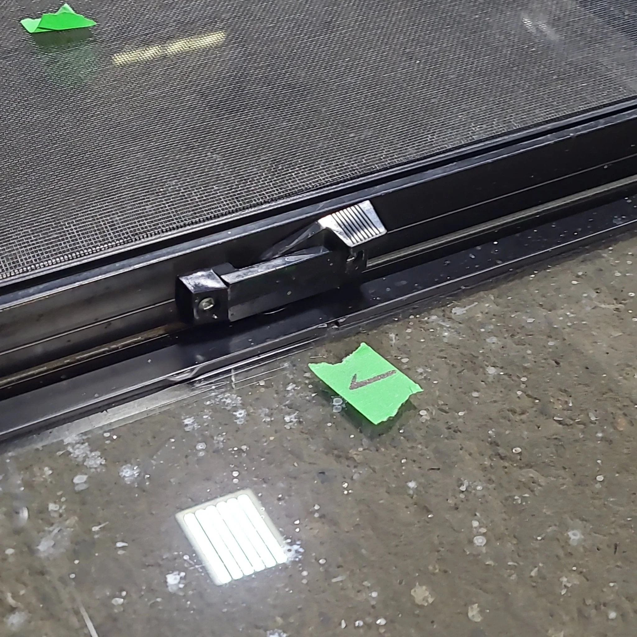 Used Black Radius Opening Window : 60 1/4" W x 21 3/4" H x 1 3/4" D - Image 9