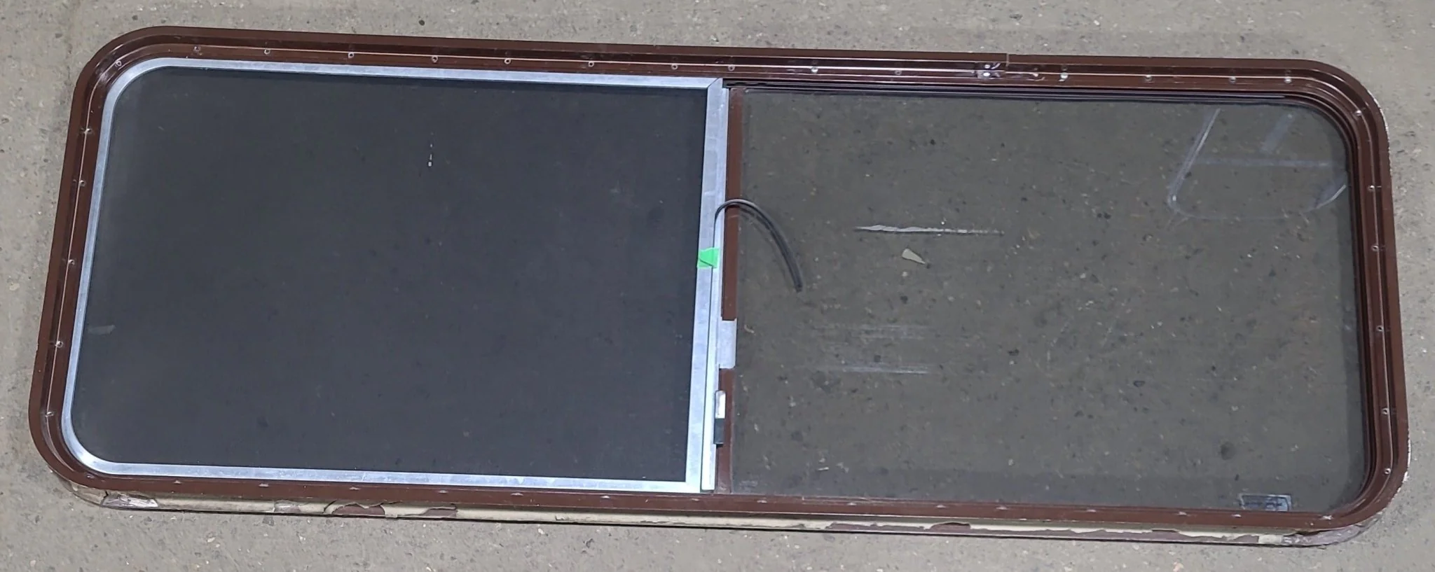 Used Black Radius Opening Window : 60 1/4" W x 21 3/4" H x 1 3/8" D - Image 4