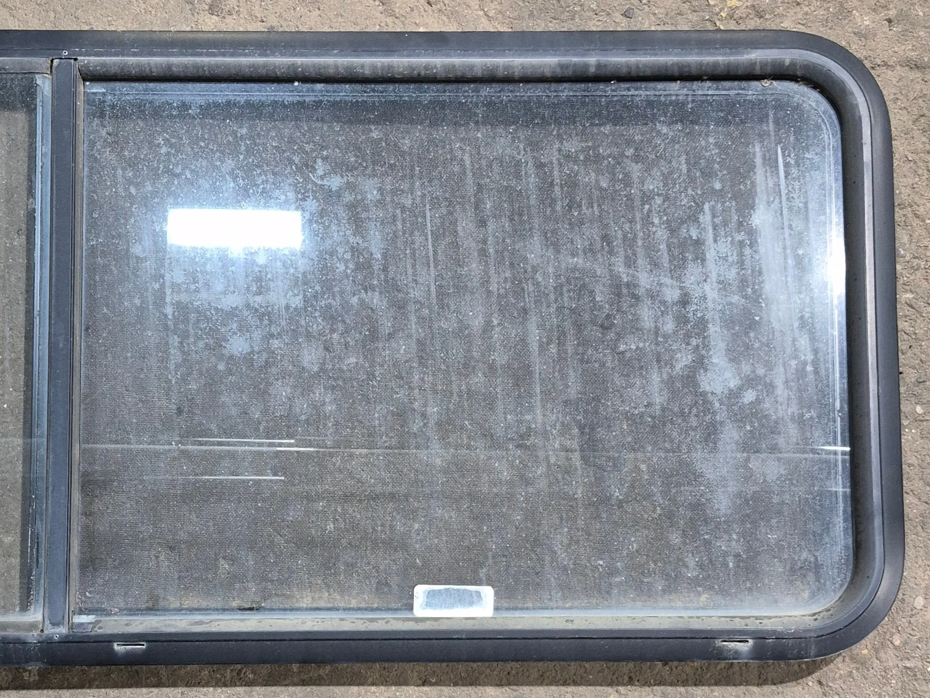 Used Black Radius Opening Window : 60 1/4" W x 21 3/4" H x 1 5/8" D - Image 3