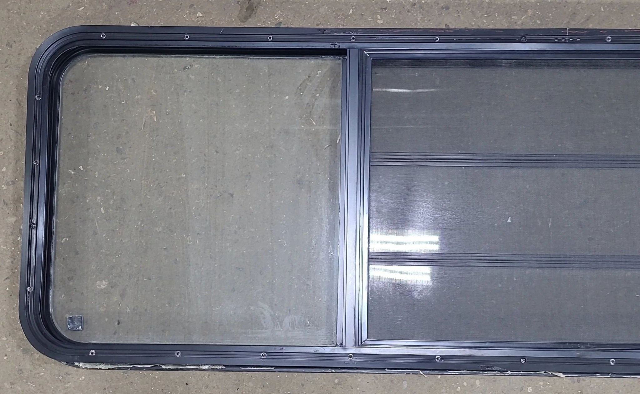 Used Black Radius Opening Window : 71 1/2" W x 21 3/4" H x 1 3/4" D - Image 5