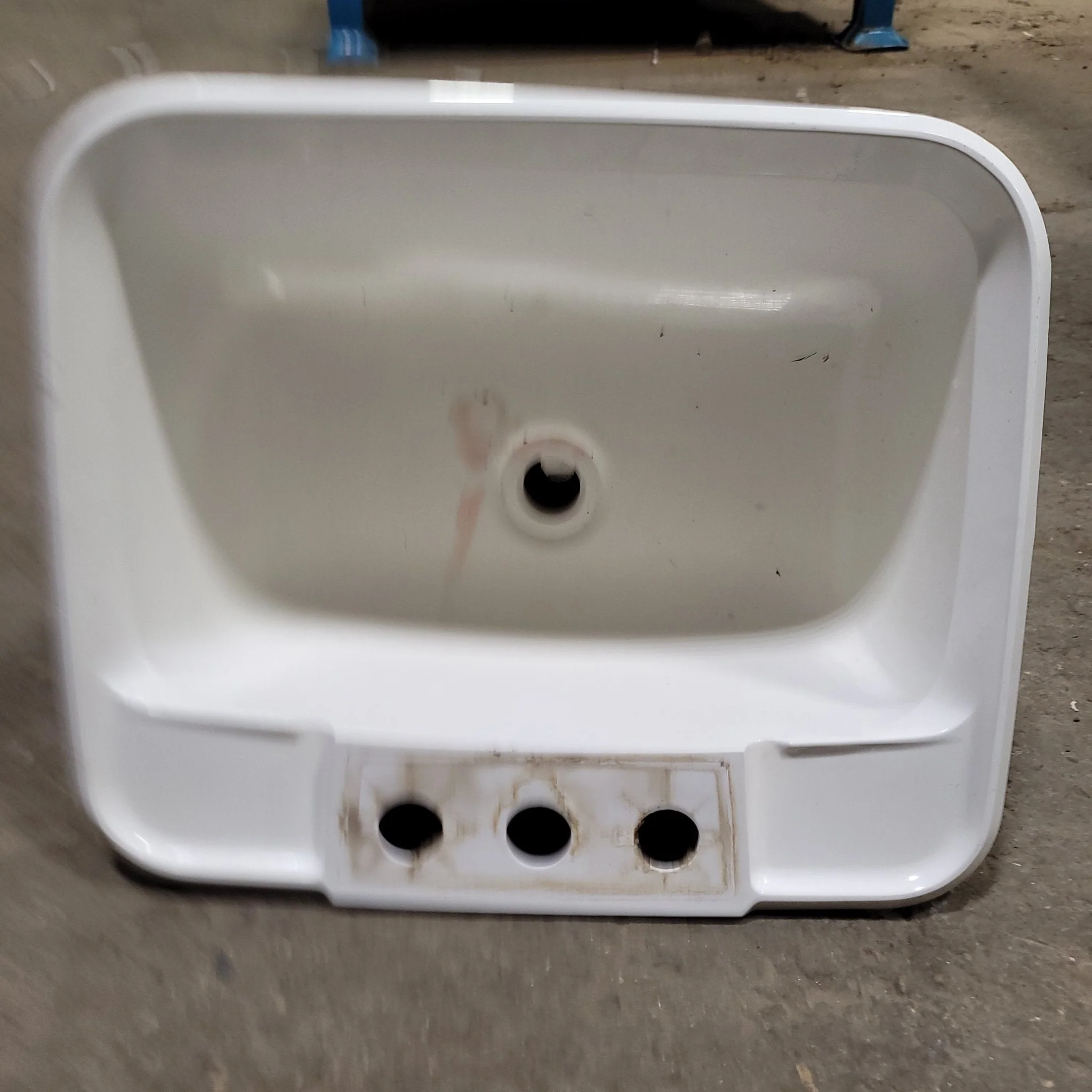 Used Bathroom Sink, Bone - 14 3/4" X 12 1/2" X 6"D