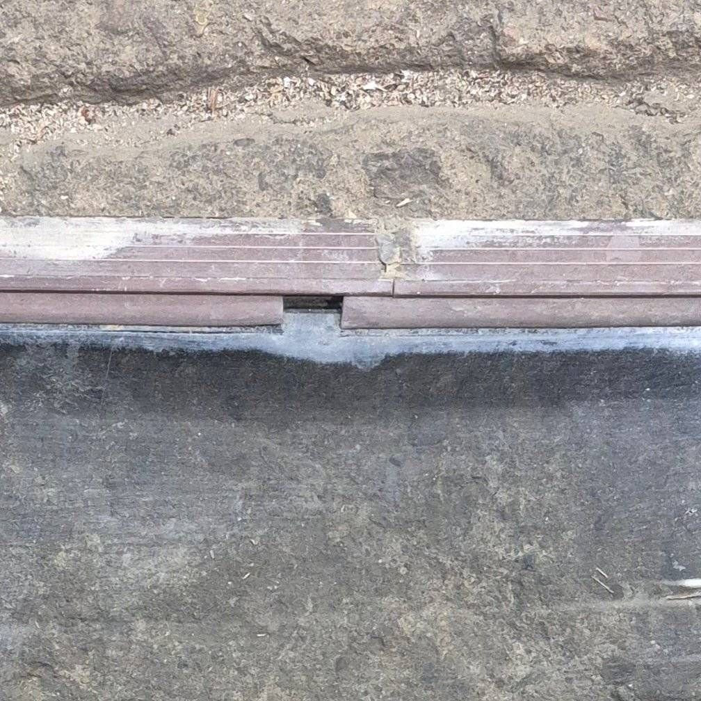 Used Brown Radius Non-Opening Window - 33 3/4" X 19 3/4" X 1 1/4" - Image 2