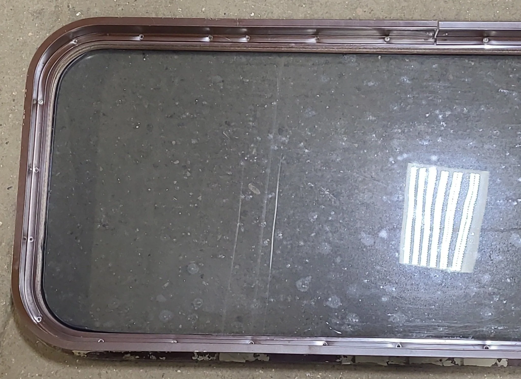 Used Brown Radius Non-Opening Window : 39 3/4" W X 17 7/8" H X 2" D - Image 5