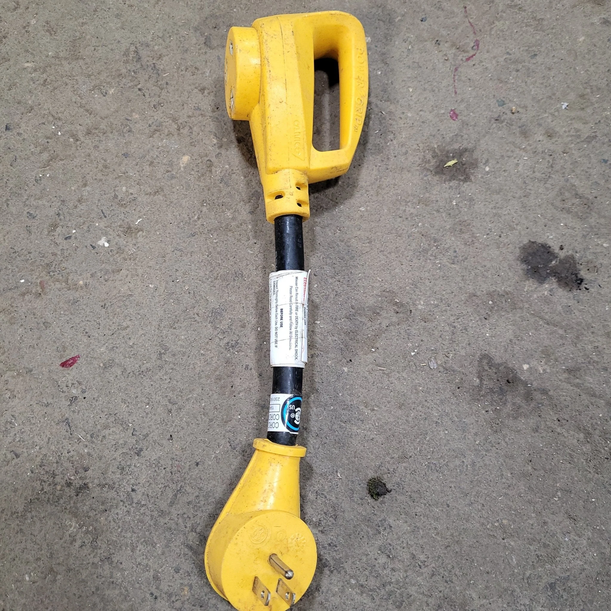 Used Camco 15AM/30AF Power Grip Dogbone - 12" 125V/1875W - Image 2
