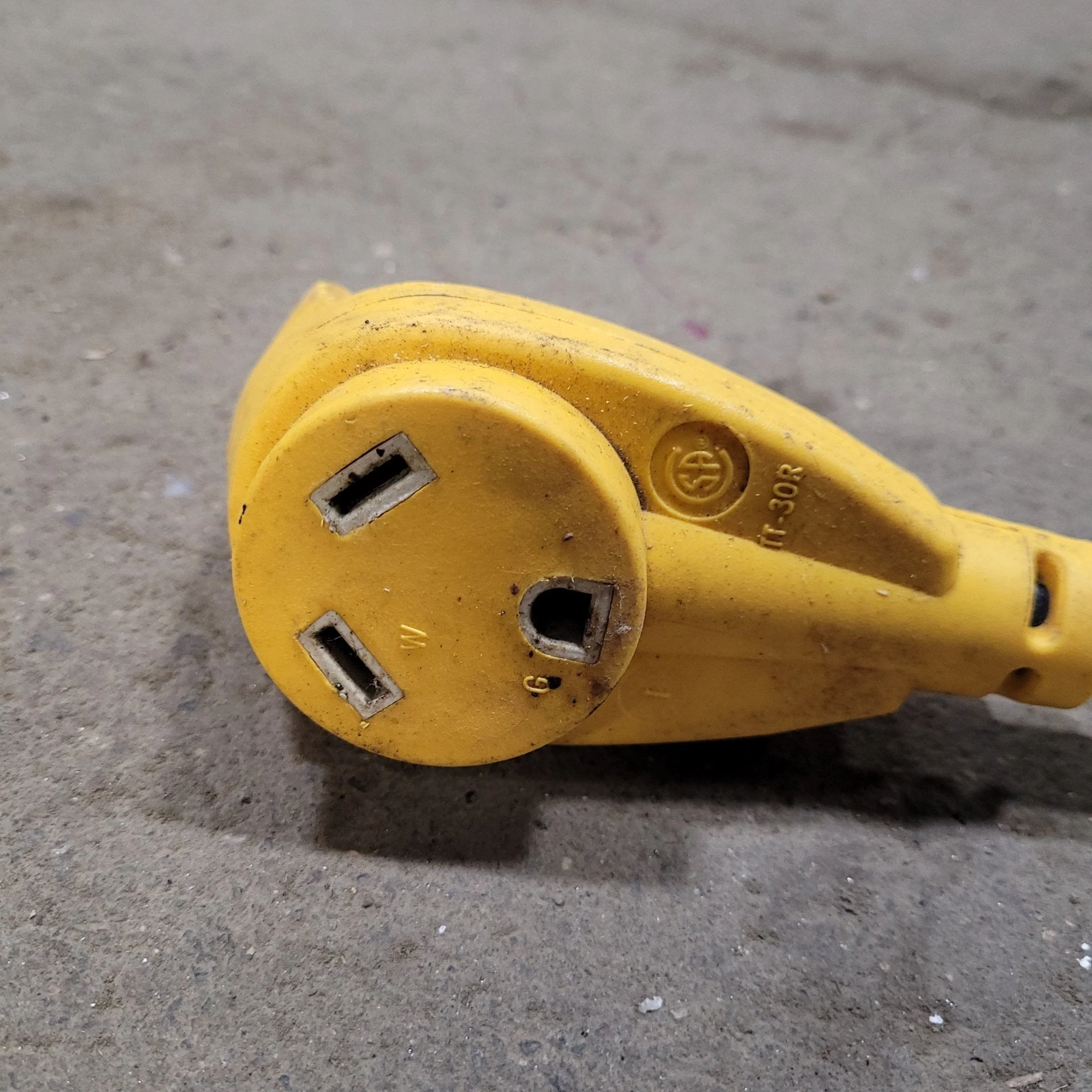 Used Camco 15AM/30AF Power Grip Dogbone - 12" 125V/1875W - Image 3
