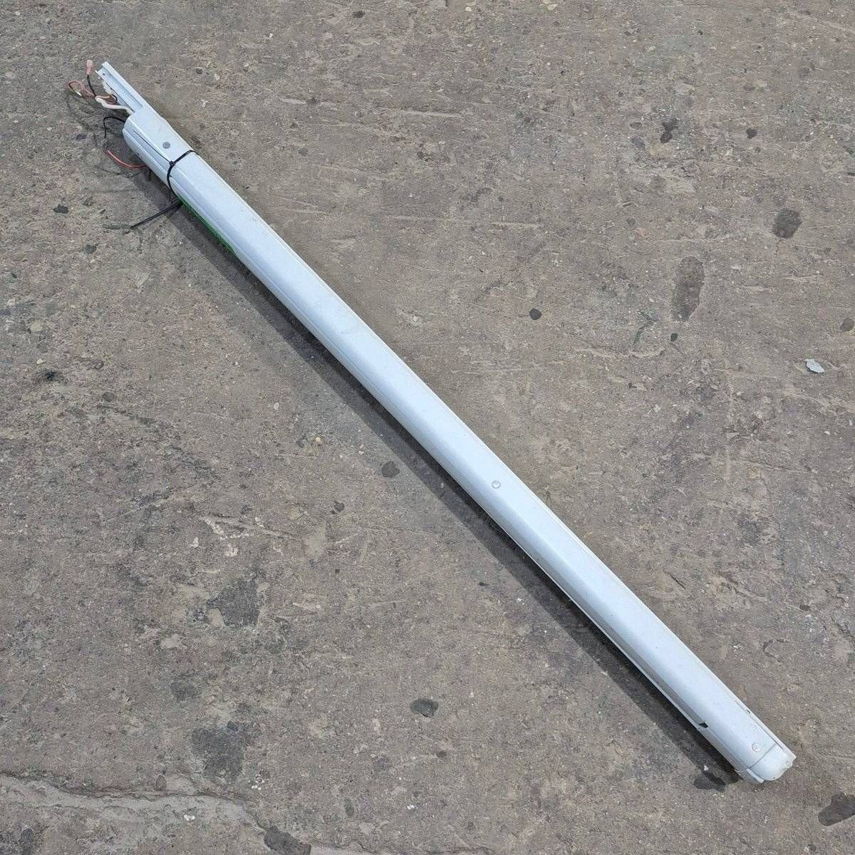 Used Carefree Awning Arm, Drive (Front), Steep Pitch, White, 59" - Travel'r , R001507WHT - Image 4