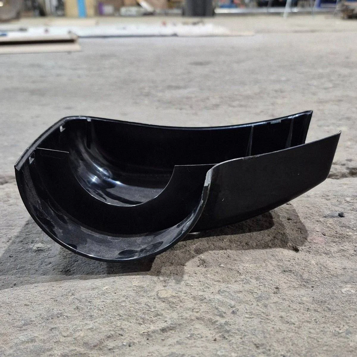 Used Carefree Power Awning Idler/ Rear, Front Cover, Black - R001932-006 - Image 4