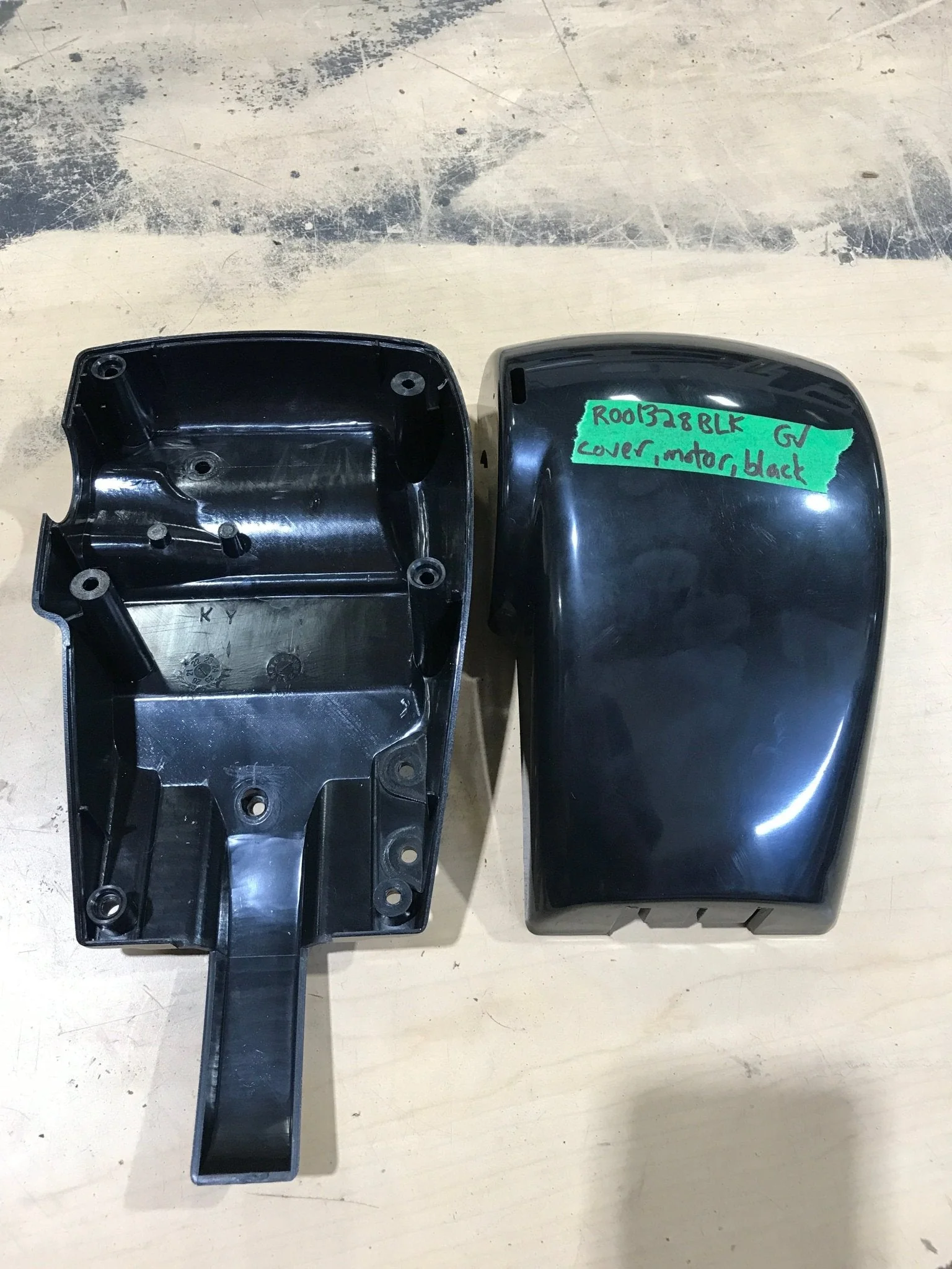 Used Carefree RV Motor Head Cover For Carefree Travelr Awning (R001328) Black - Image 2