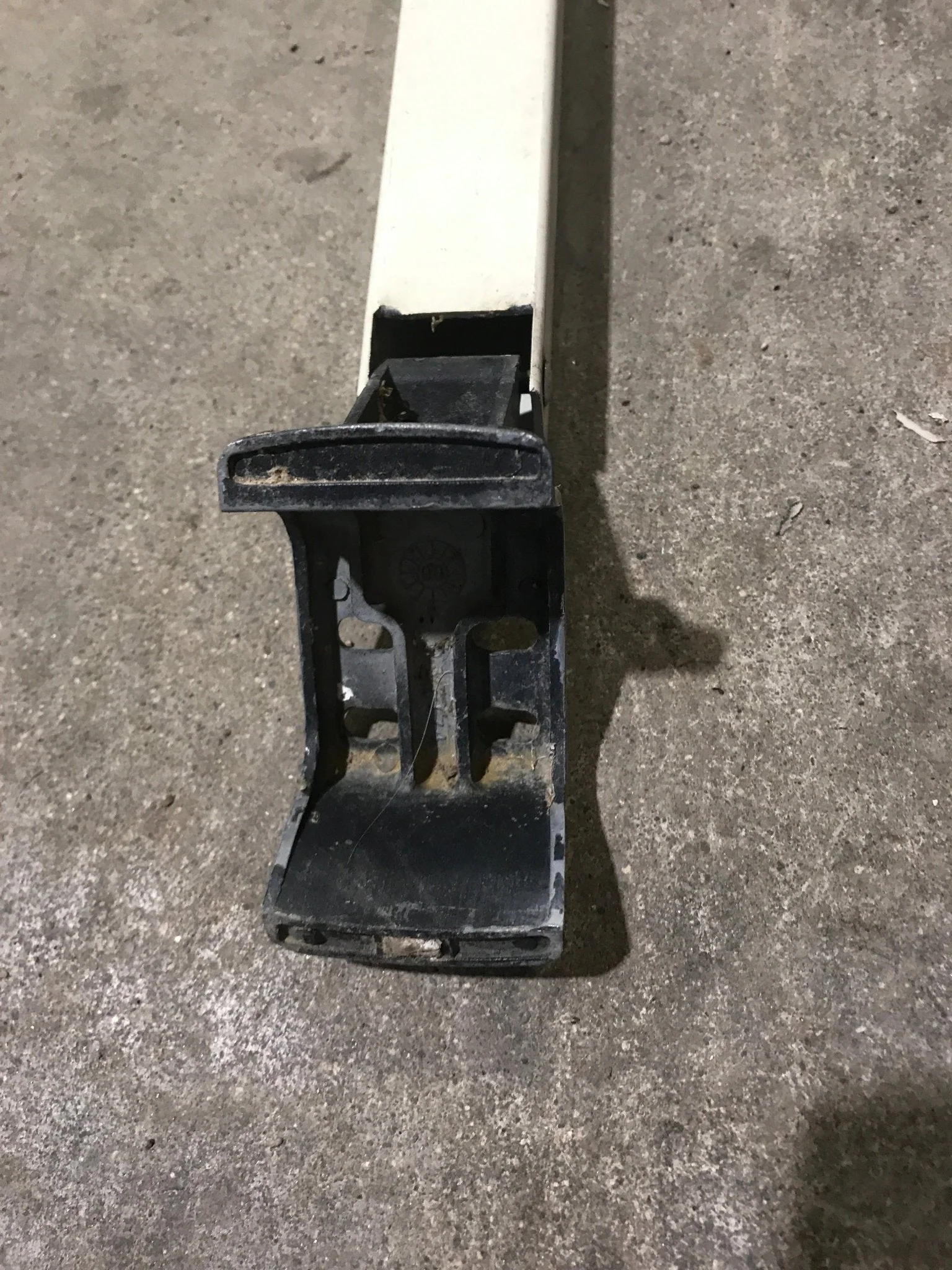 Used Carefree Universal (Left or Right) Upper Brace, Tall - R00413-301-55 - Image 4