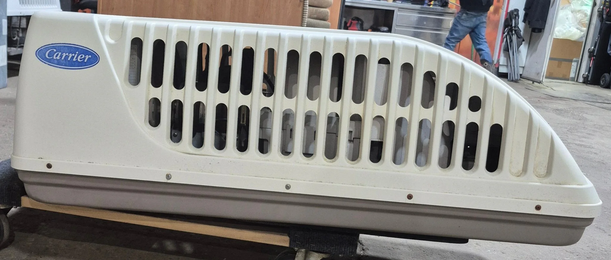 Used Carrier Air Conditioner, Head Unit, 13500BTU, Cool Only - 68RV14102A - Image 4