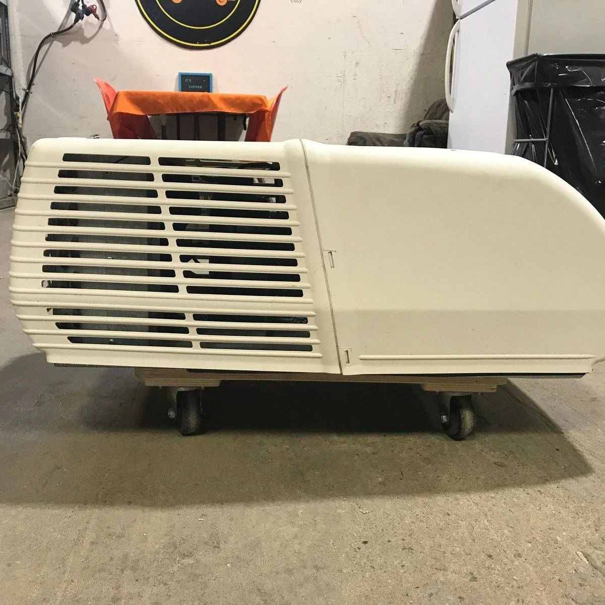 Used Coleman Air Conditioner, Head Unit, 13500 BTU - 7333D881 , Mach 3 Plus - Image 2