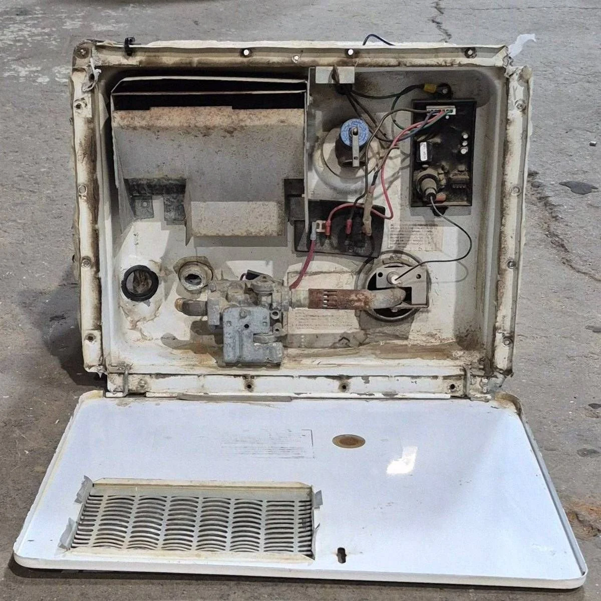 Used Complete Atwood Hot Water Heater, 6 Gal. - G6A-8E - Image 2