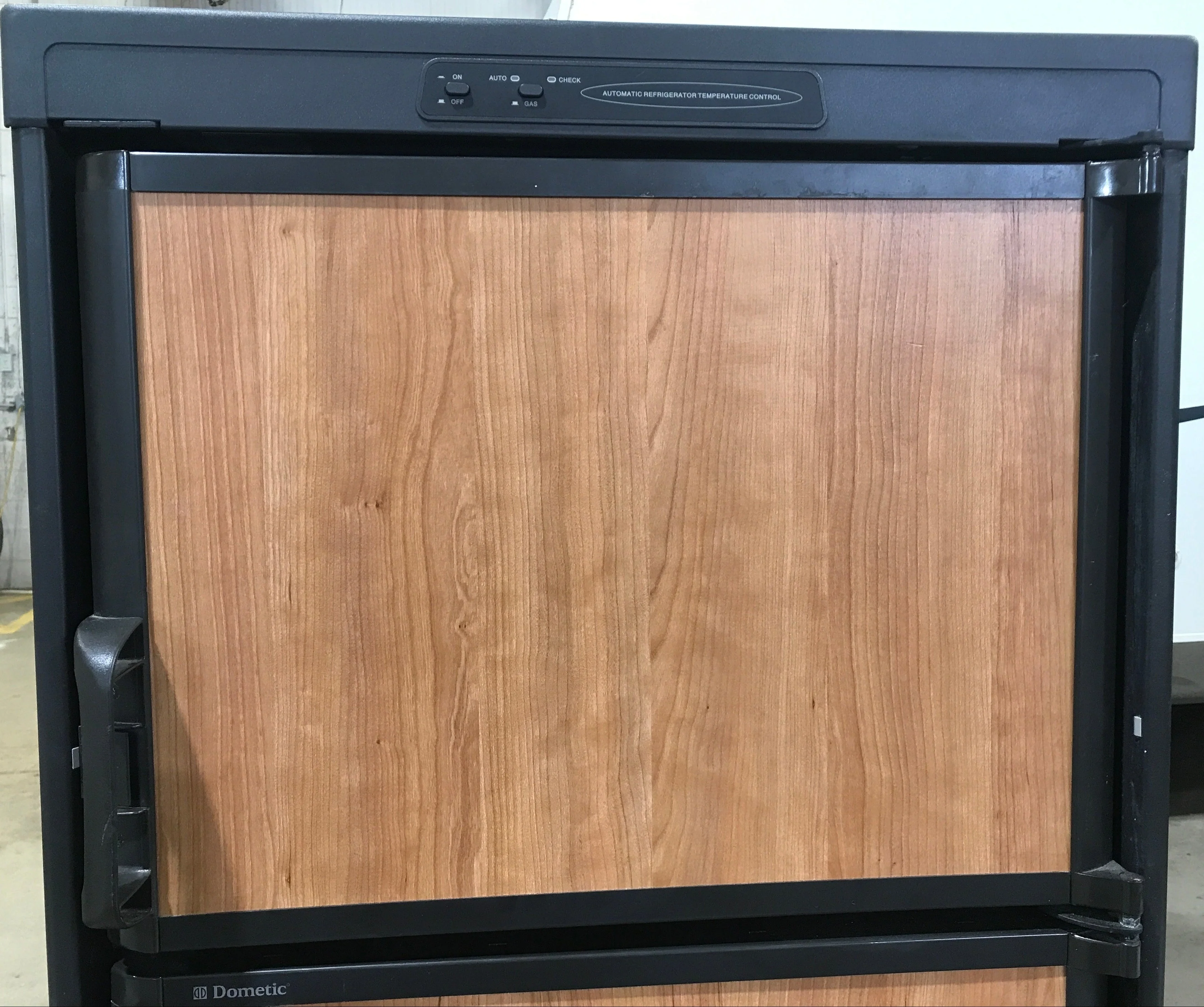 Used Complete Dometic Fridge, 2-Way - DM2652 - Image 2