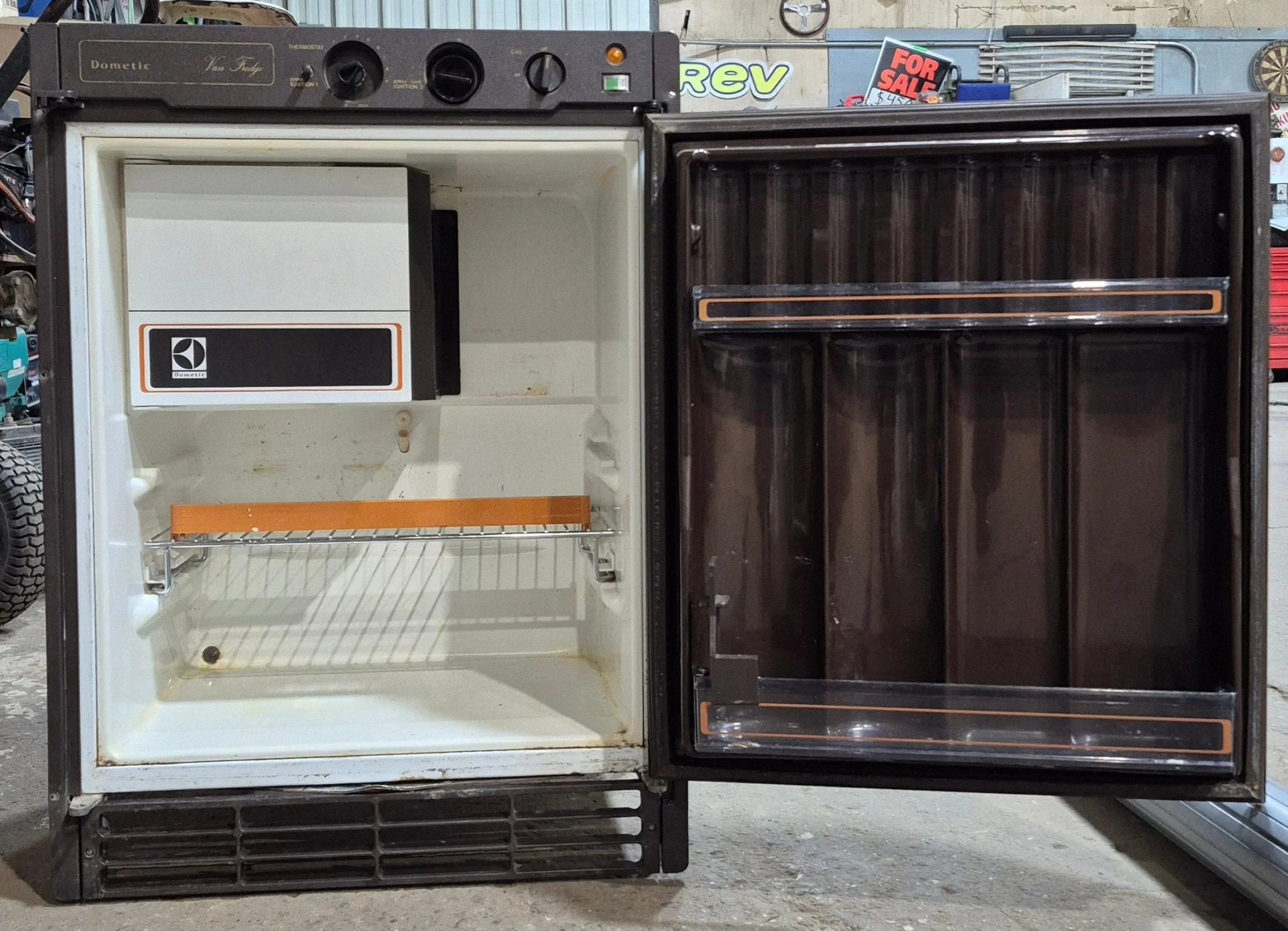 Used Complete Dometic Fridge 2-Way - RM215 - Image 2