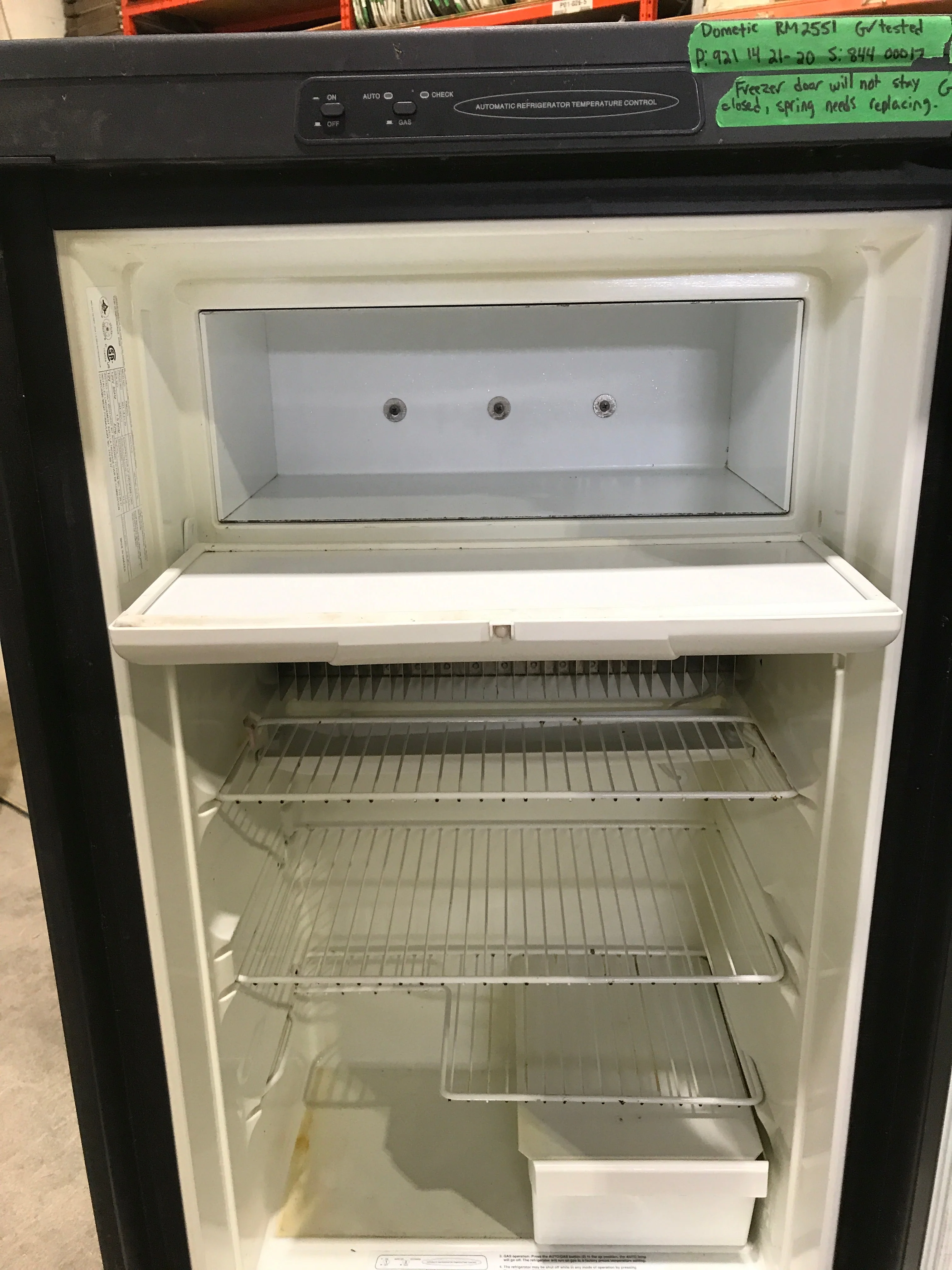 Used Complete Dometic Fridge, 2-Way - RM2551 - Image 3