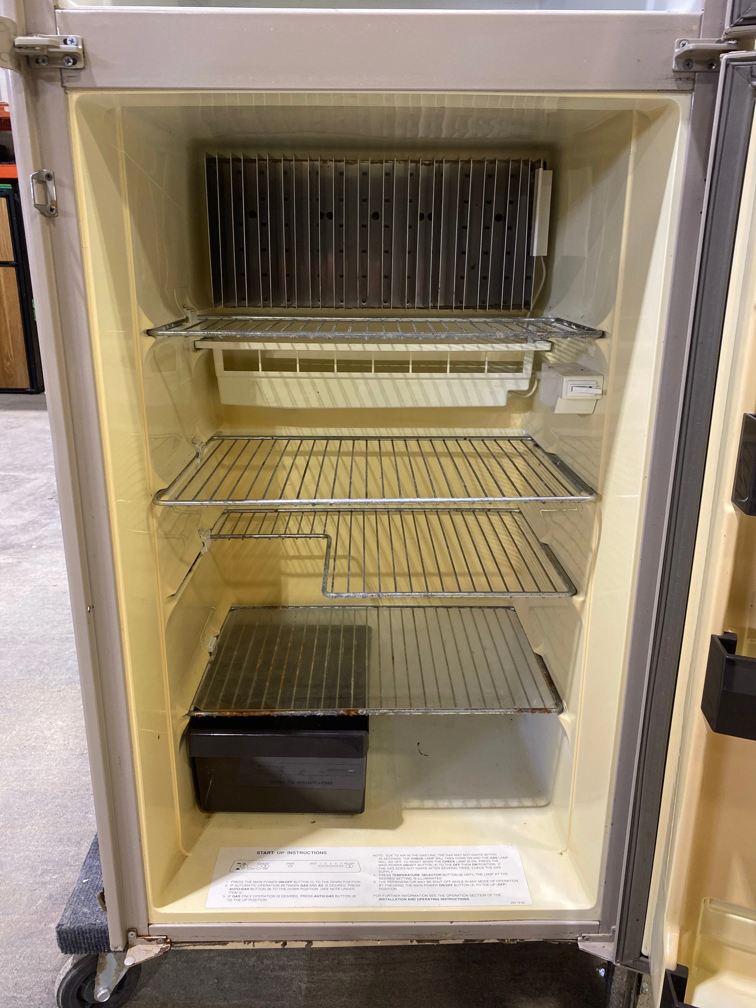 Used Complete Dometic Fridge, 2-Way - RM2611 - Image 6