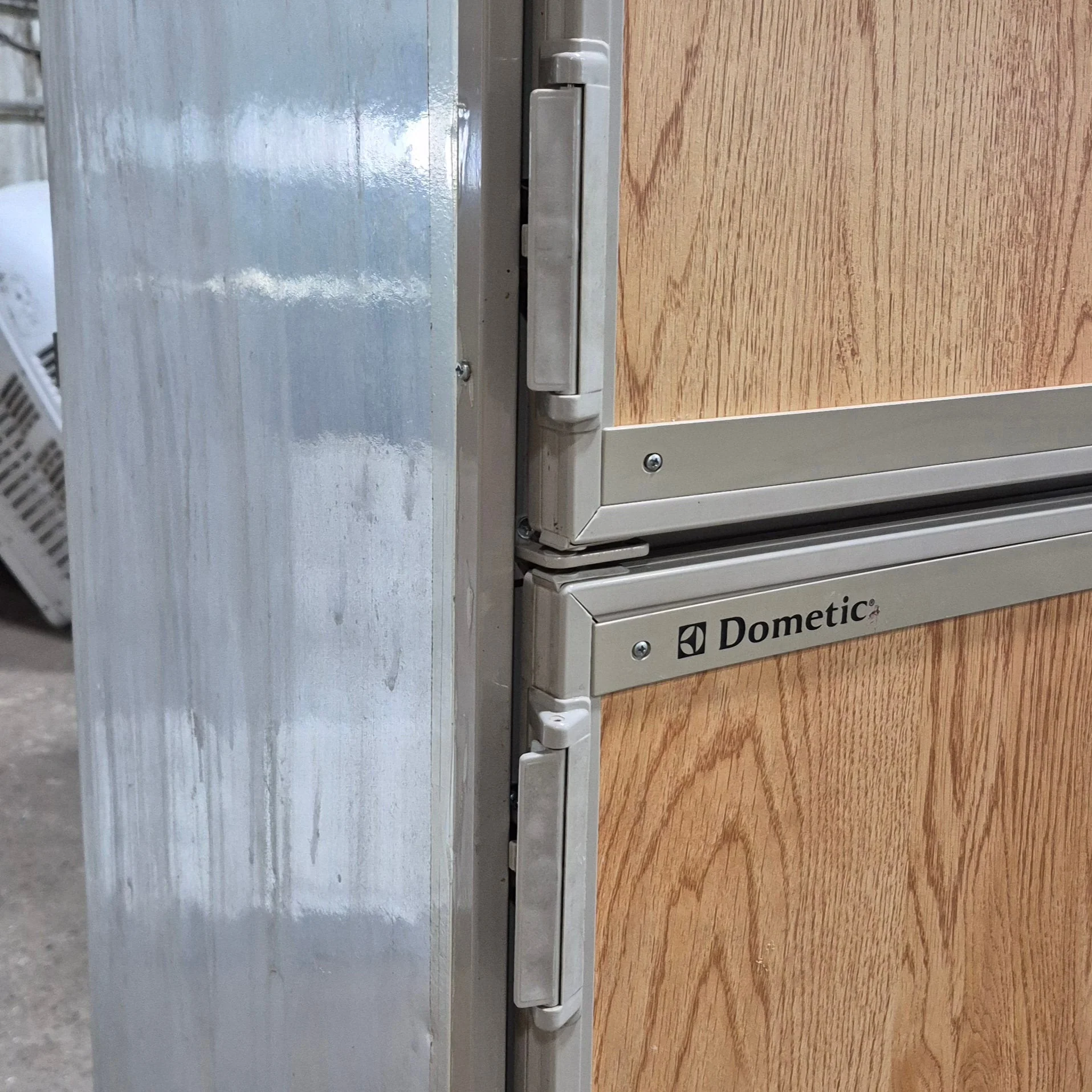 Used Complete Dometic Fridge, 2-Way - RM2612 - Image 3