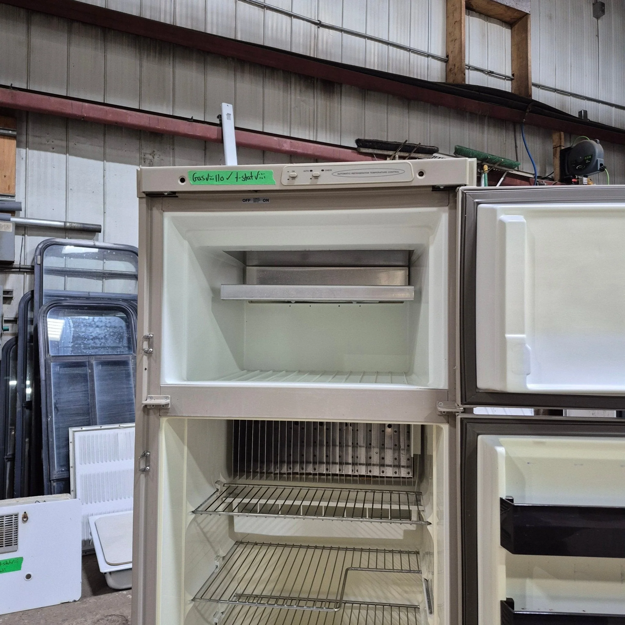 Used Complete Dometic Fridge, 2-Way - RM2612 - Image 6