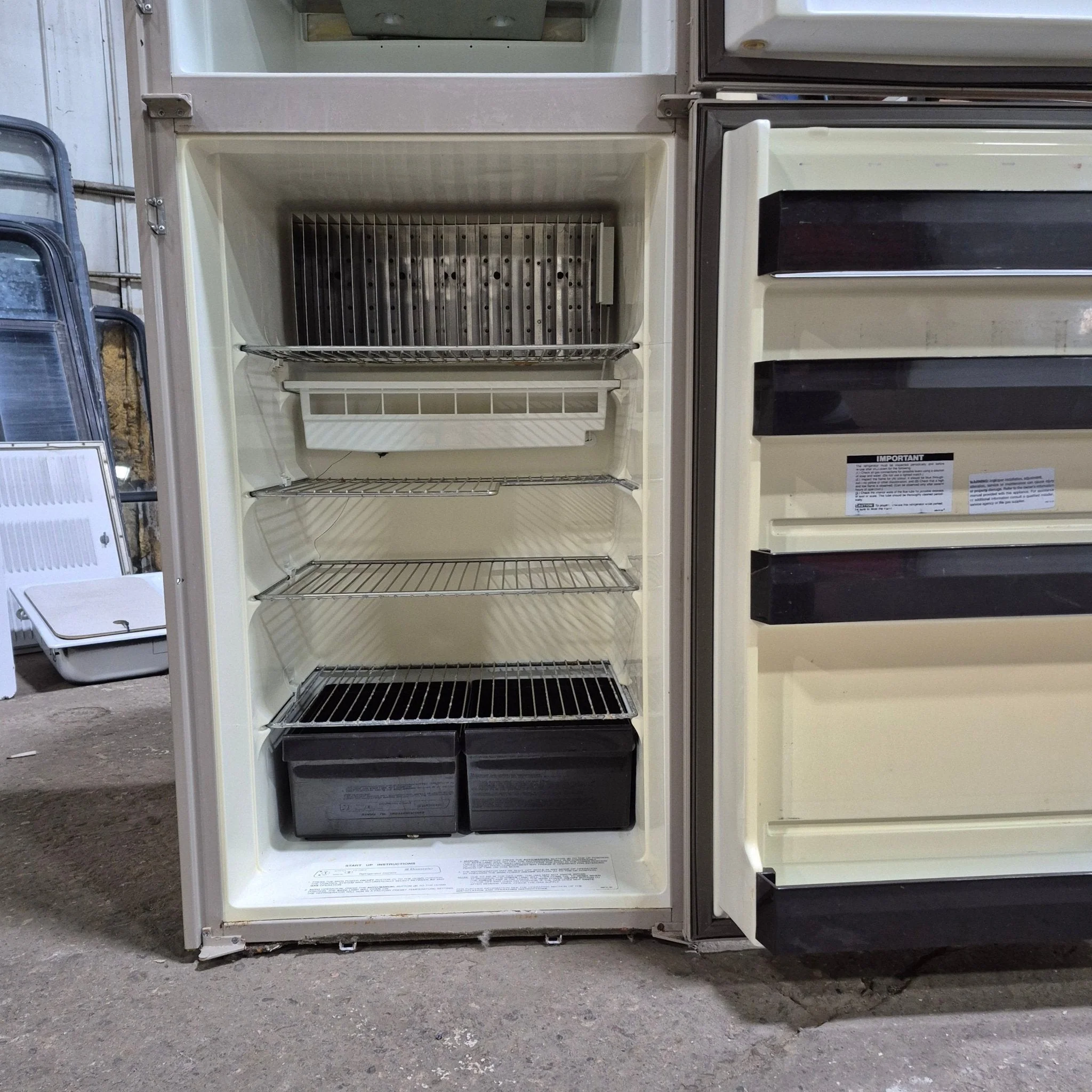 Used Complete Dometic Fridge, 2-Way - RM2612 - Image 7
