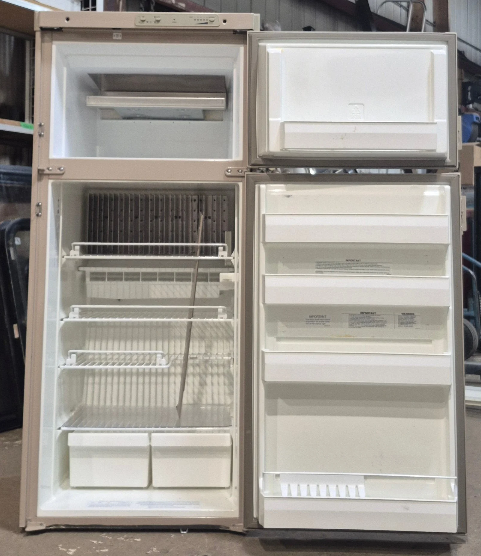 Used Complete Dometic Fridge, 2-Way - RM2620 - Image 3