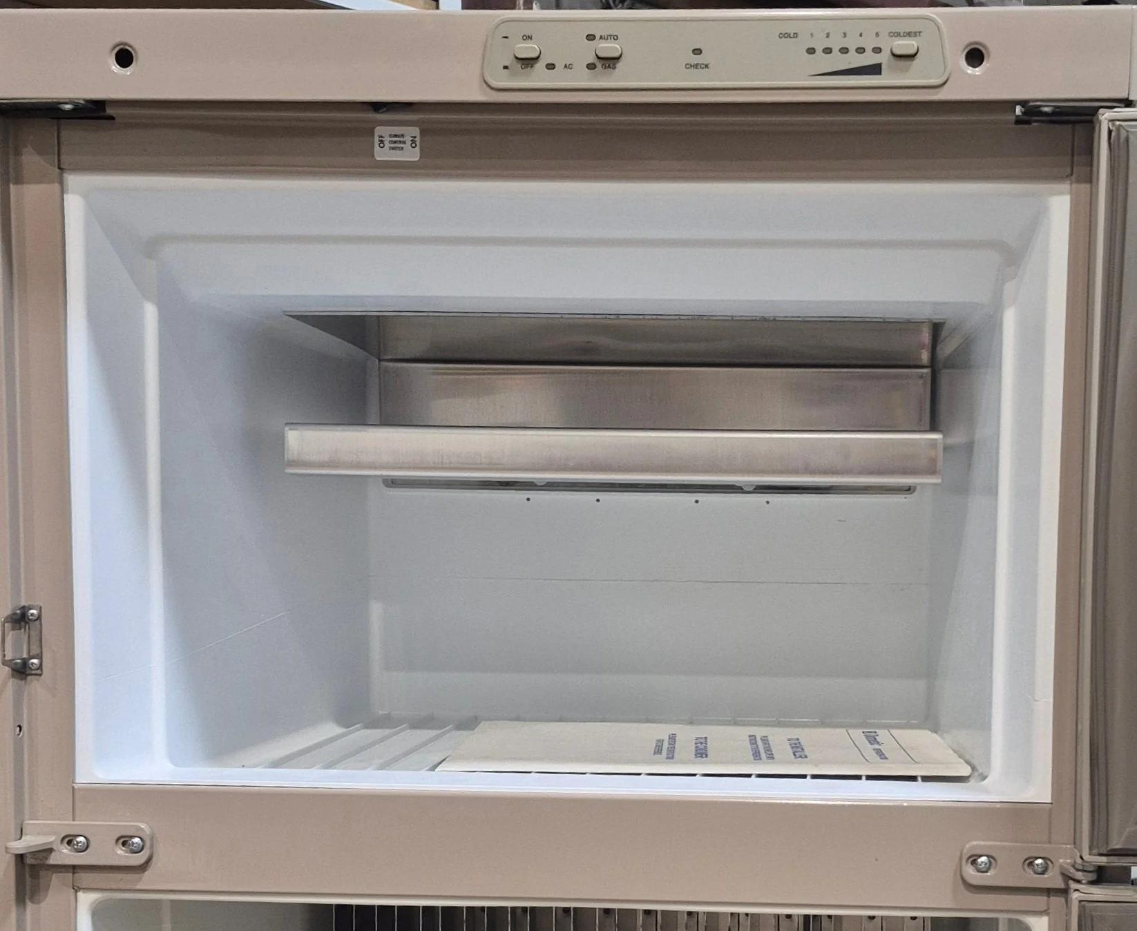 Used Complete Dometic Fridge, 2-Way - RM2620 - Image 5
