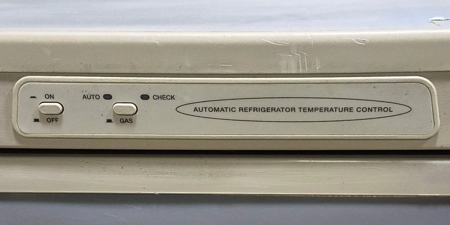 Used Complete Dometic Fridge, 2-Way - RM2652 - Image 2